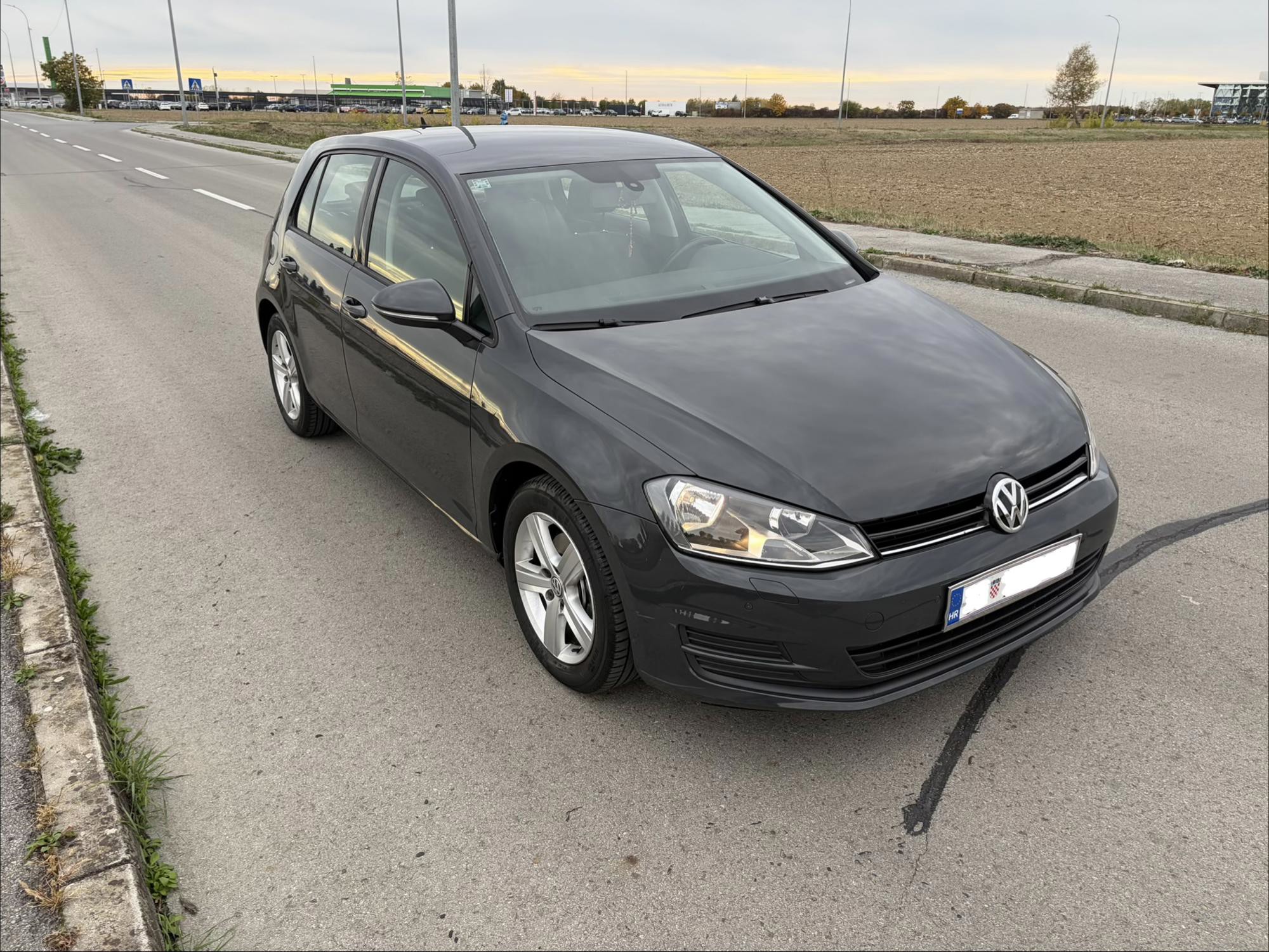 VW GOLF VII 2.0 TDI •NAVI•ALU FELGE 16”•SERVISNA KNJIGA•GRIJANJE SJEDALA•, fotografija 9