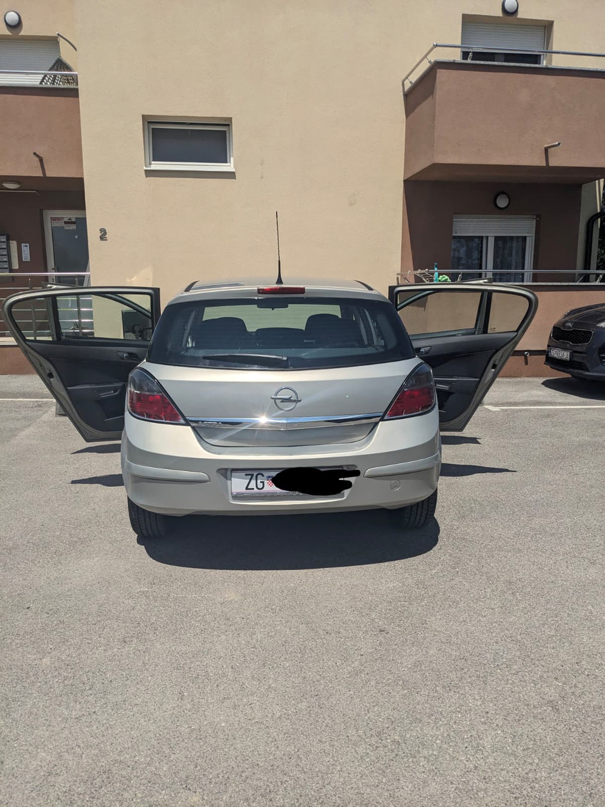 Opel Astra H 1.4, benzin, 2008. 90 KS, pogled izvana - slika 3