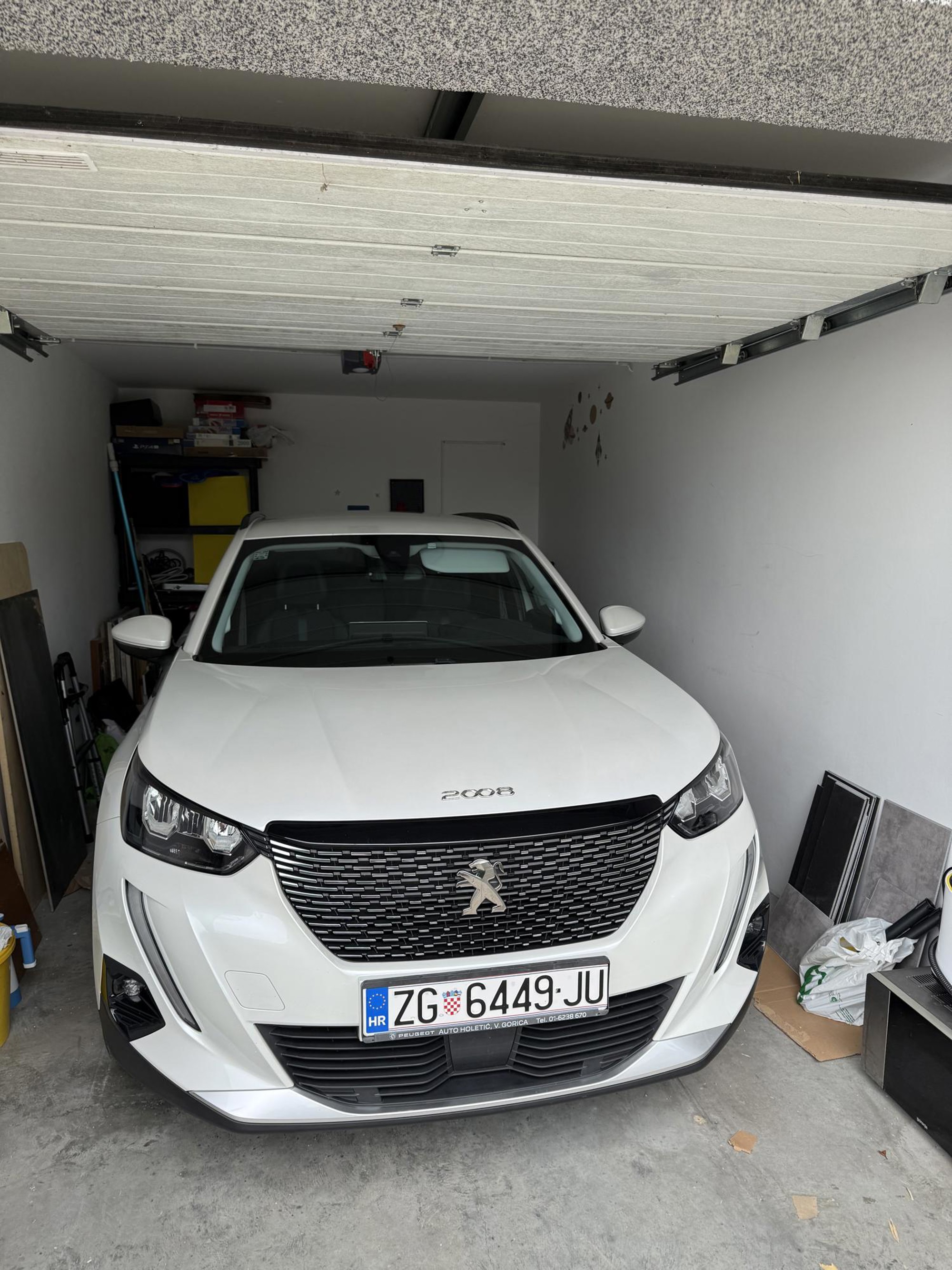 Peugeot 2008 1.2 thp 96 kW, fotografija 3