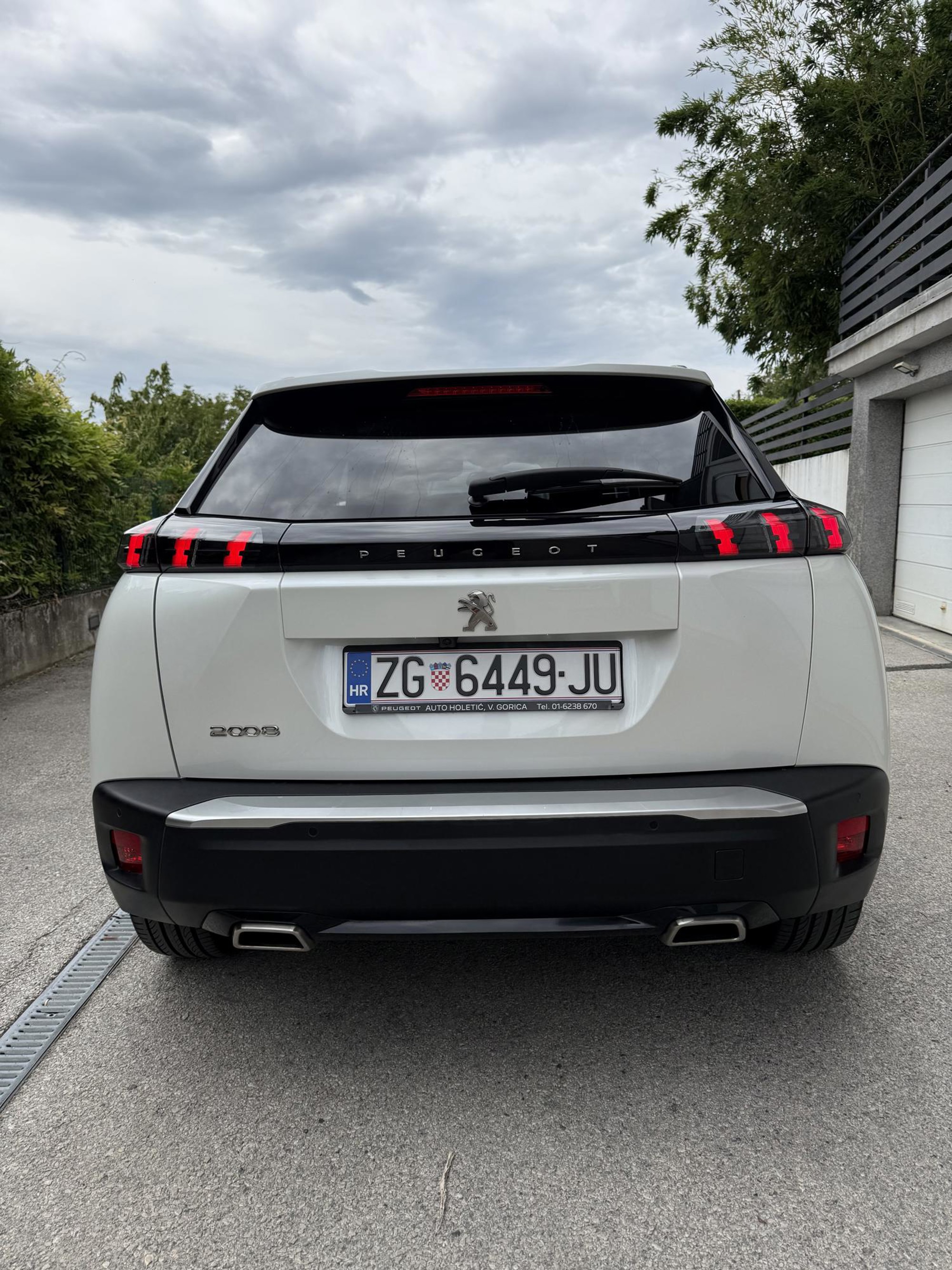 Peugeot 2008 1.2 thp 96 kW, fotografija 4