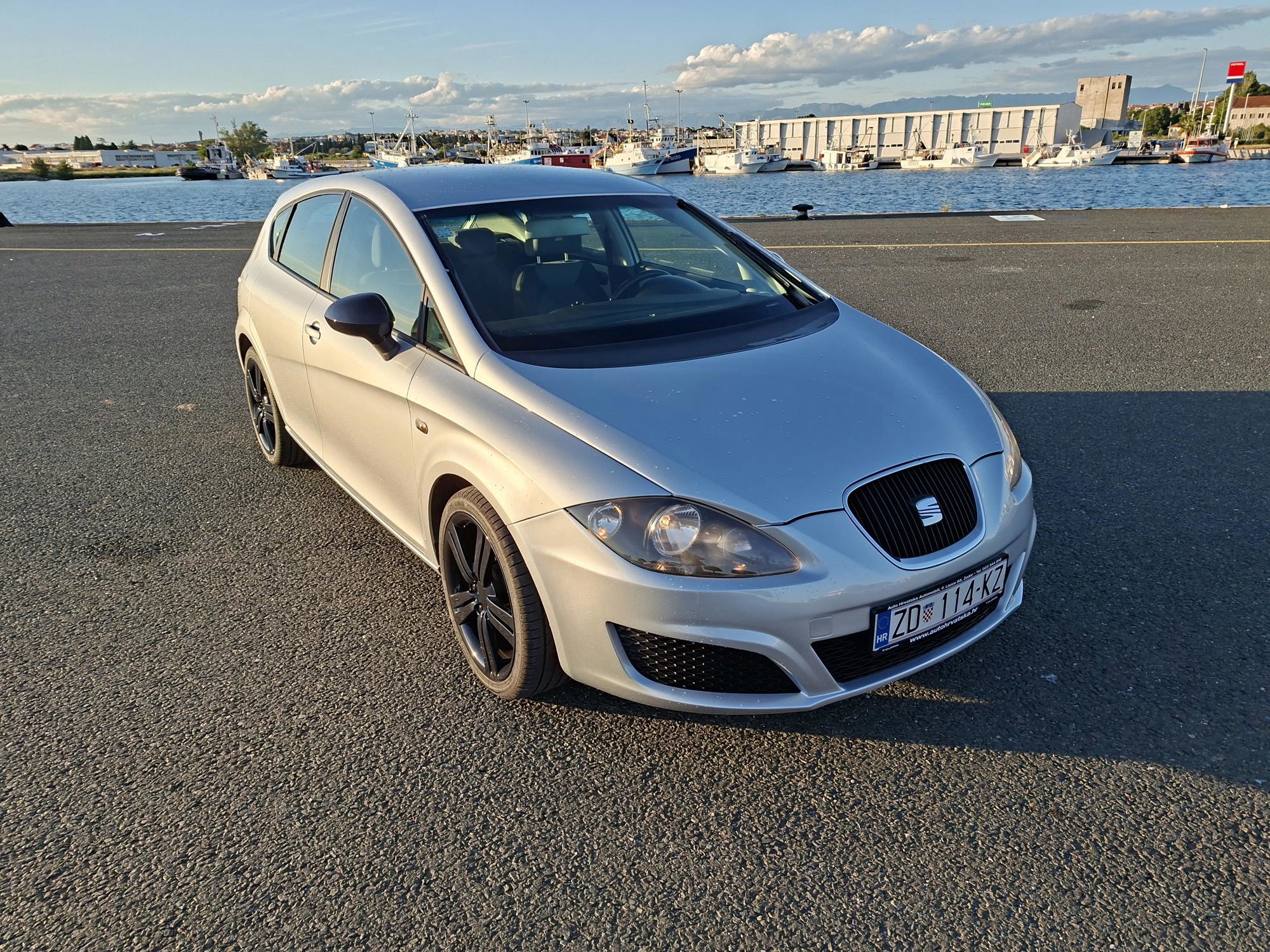 Seat Leon 2011. god – aluminijski naplatci, navigacija, Bluetooth, fotografija 4