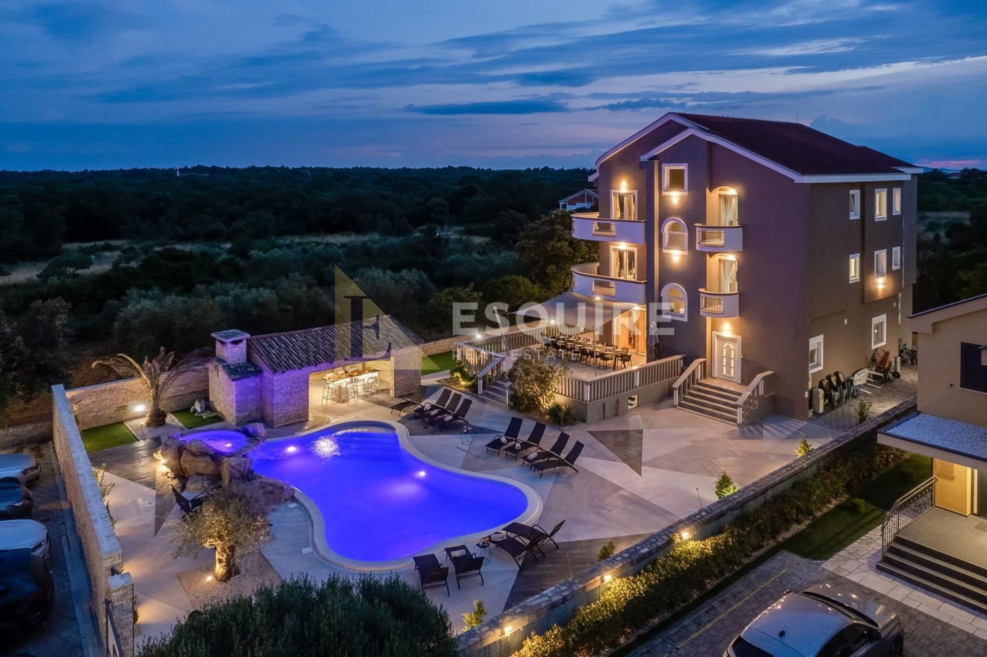 ZATON - Luksuzna vila s bazenom, 8 spavaćih soba - 385m2 — slika 1