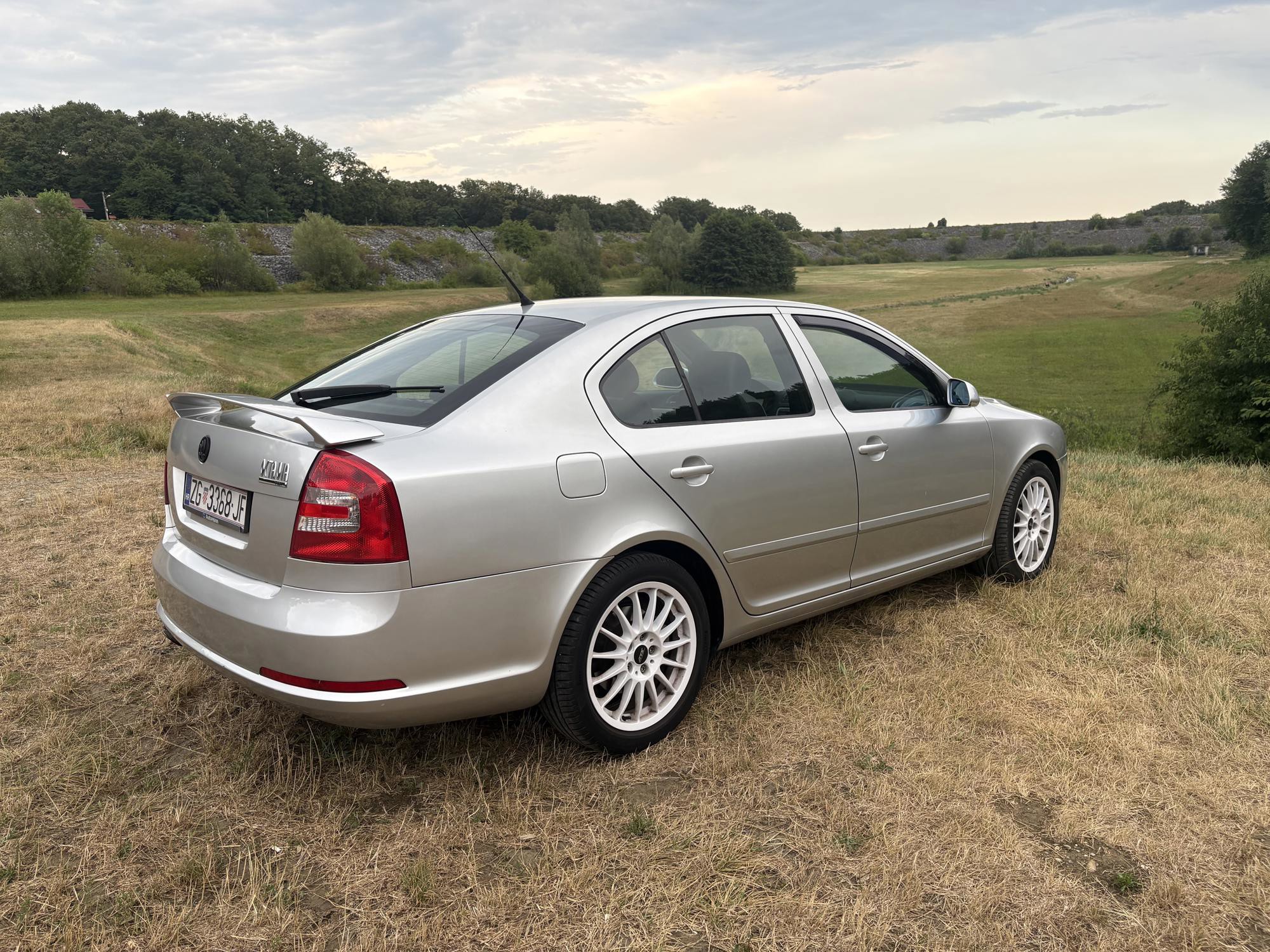 Škoda Octavia RS 2.0 TDI 170 KS (125 kW) | REG. DO 07/2027 | 2 SETA ALU FELGI |, fotografija 3