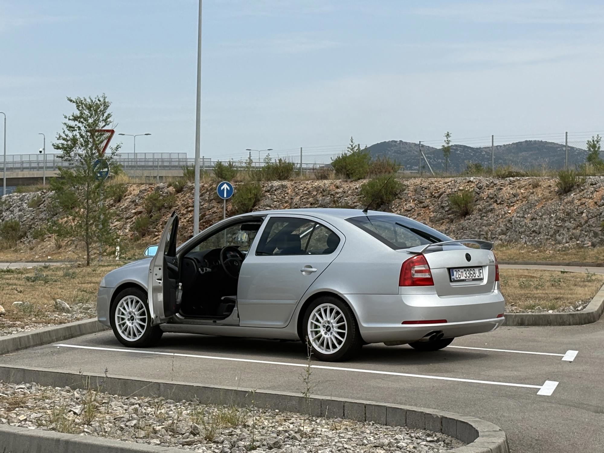 Škoda Octavia RS 2.0 TDI 170 KS (125 kW) | REG. DO 07/2027 | 2 SETA ALU FELGI |, fotografija 2