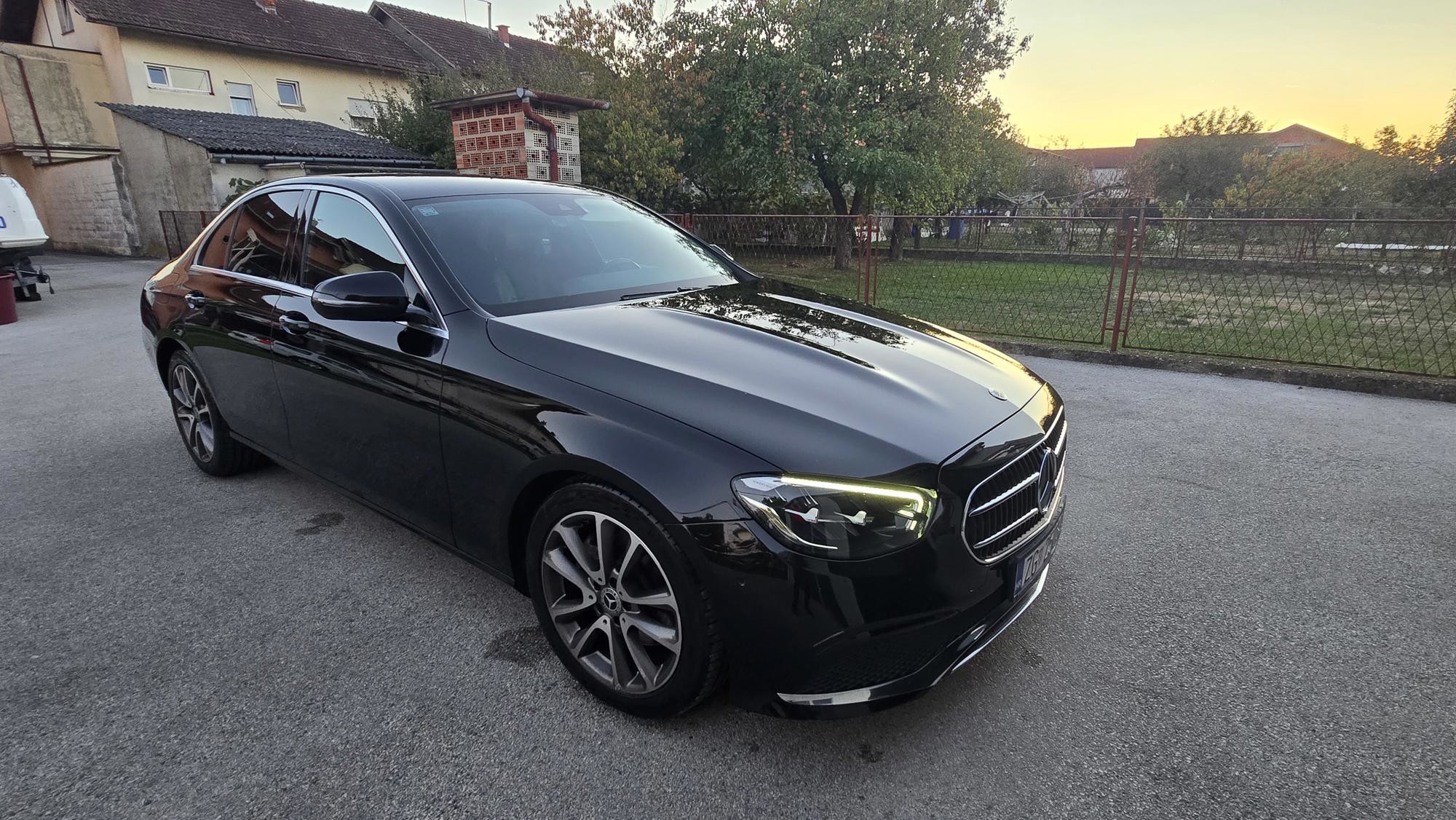 PRODAJE SE MERCEDES-BENZ E 220 CDI, 2022. GODIŠTE, fotografija 6