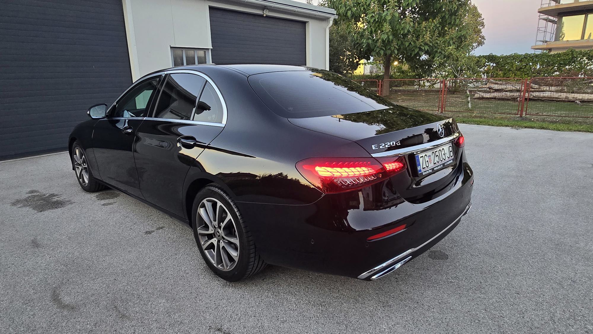 PRODAJE SE MERCEDES-BENZ E 220 CDI, 2022. GODIŠTE, fotografija 2