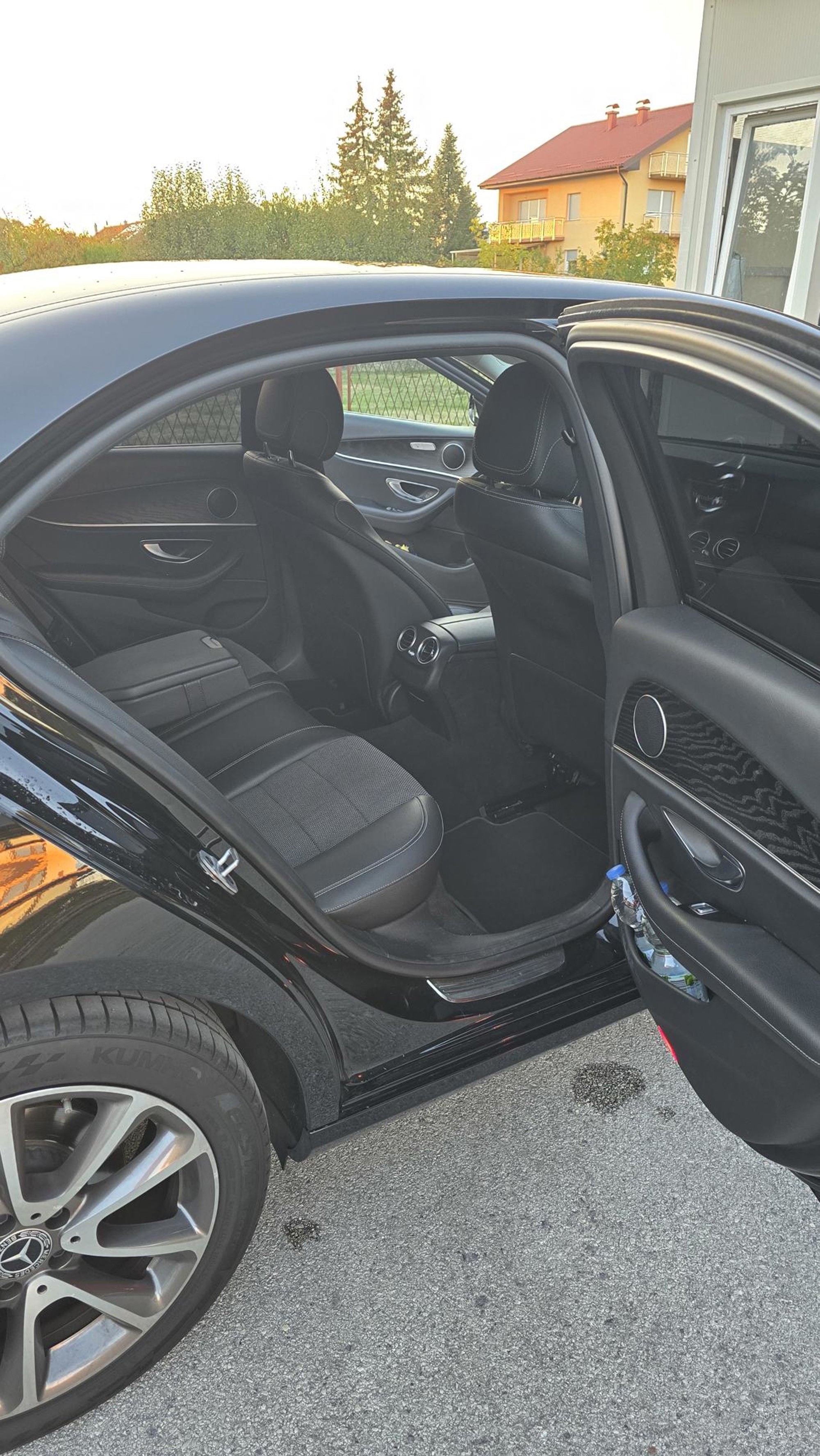 PRODAJE SE MERCEDES-BENZ E 220 CDI, 2022. GODIŠTE, fotografija 13