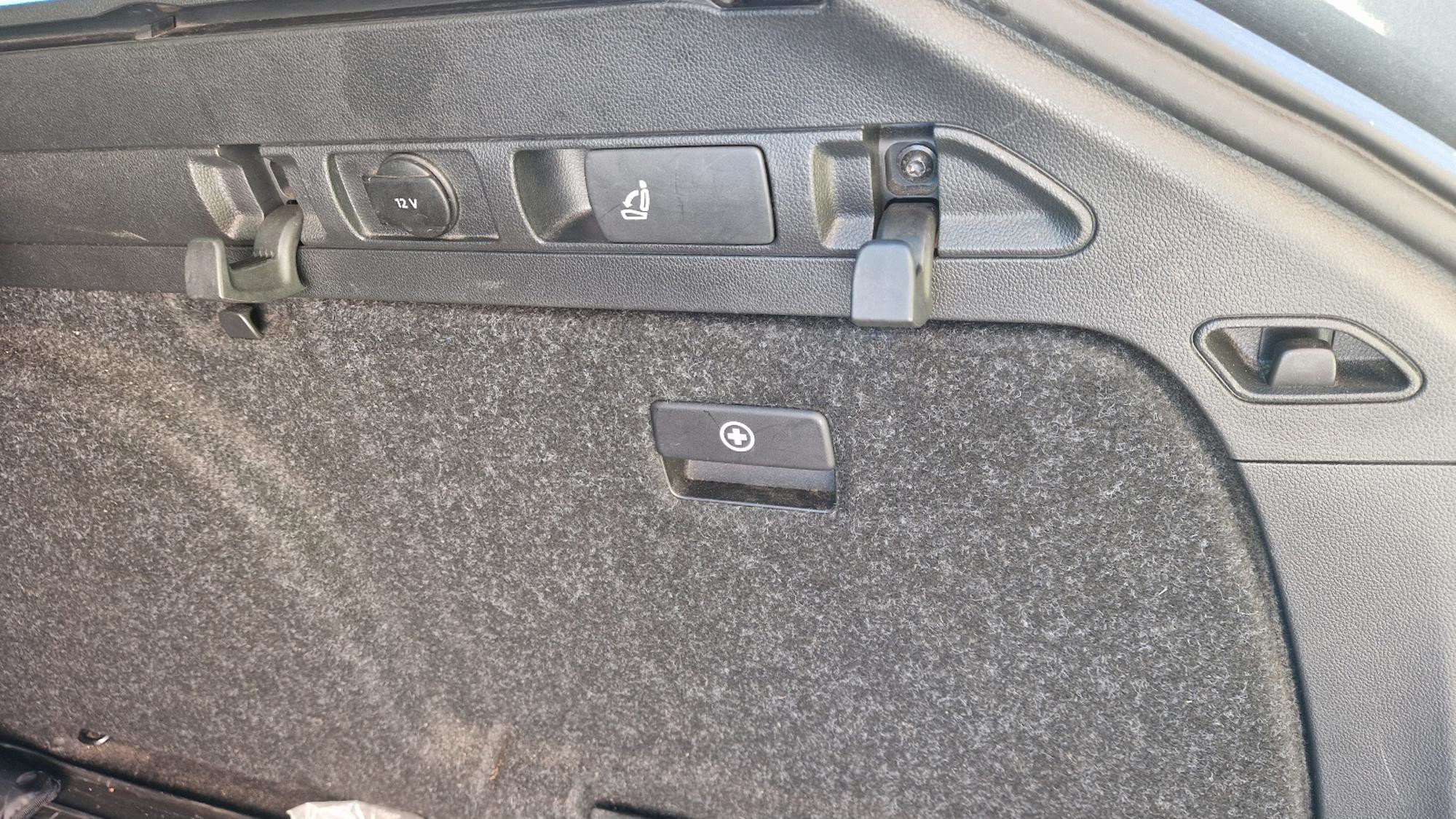 Škoda Superb Combi 1,6 TDI Ambition Business, fotografija 3