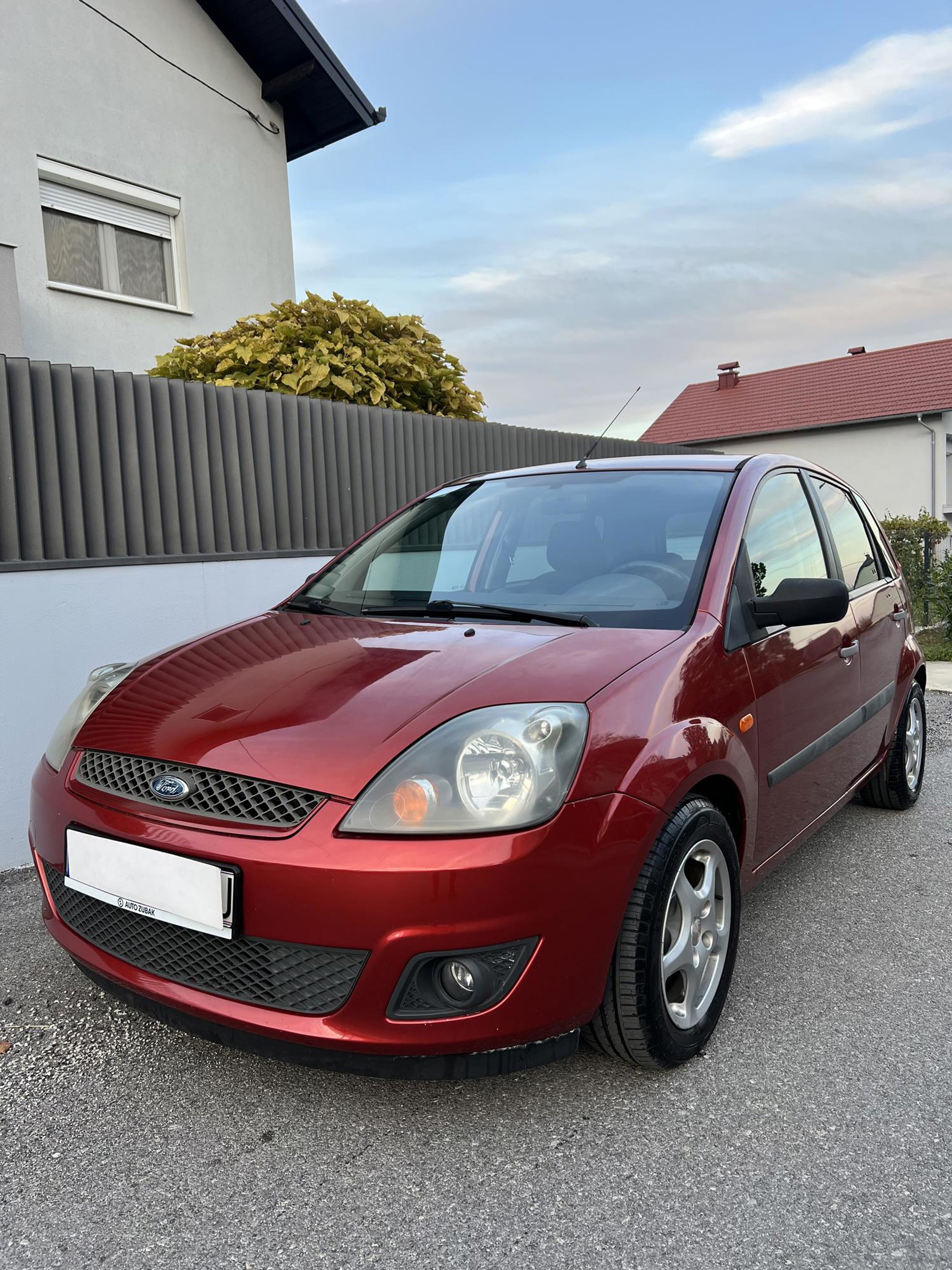 Ford Fiesta 1.4 - REDIZAJN - NIJE UVOZ - KLIMA - 5VRATA - NOVO!, fotografija 4