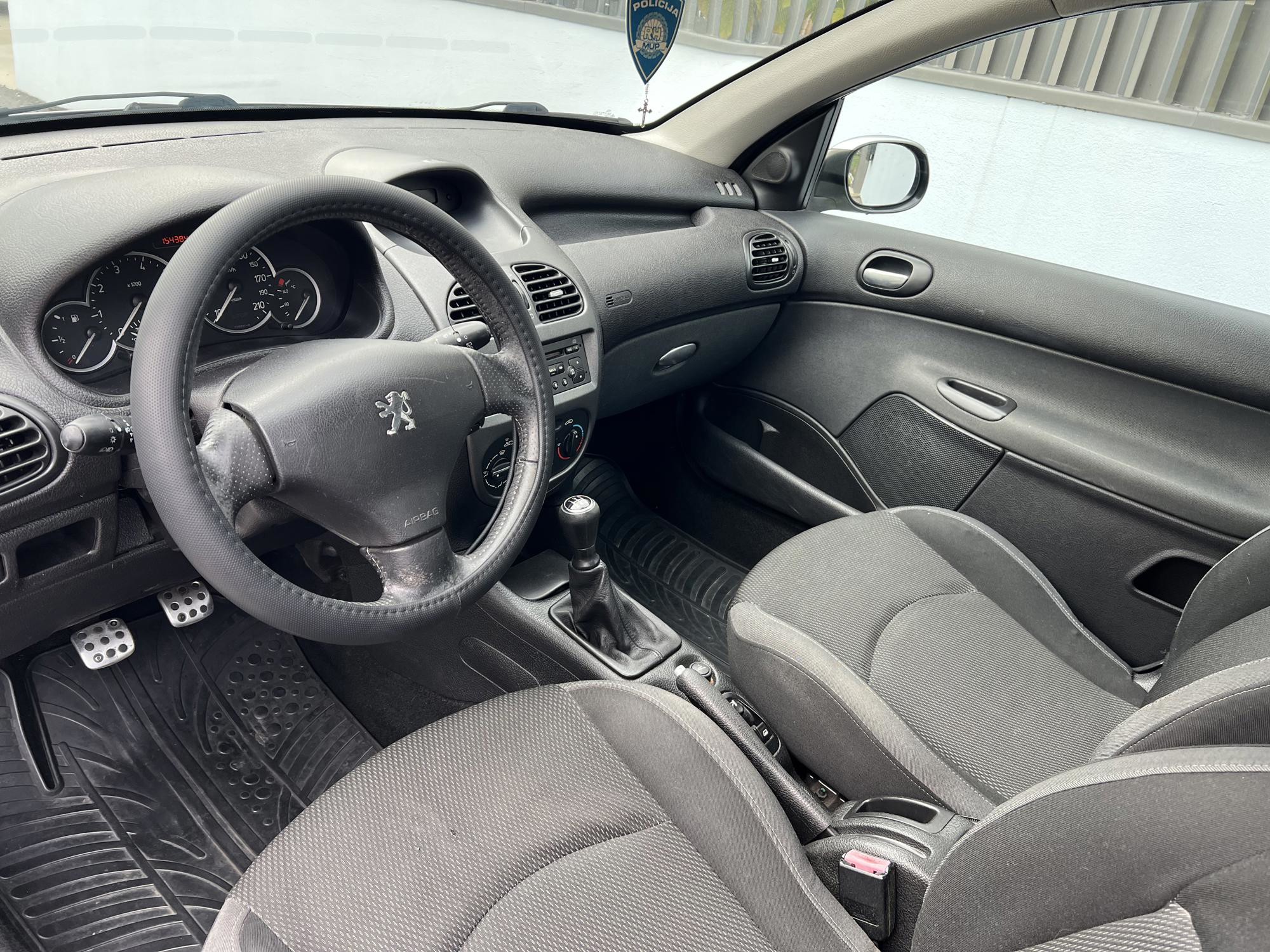 Peugeot 206 1.4 Sporty - REDIZAJN - NIJE UVOZ - KLIMA - ULOŽENO 3000e - PRILIKA!, fotografija 15
