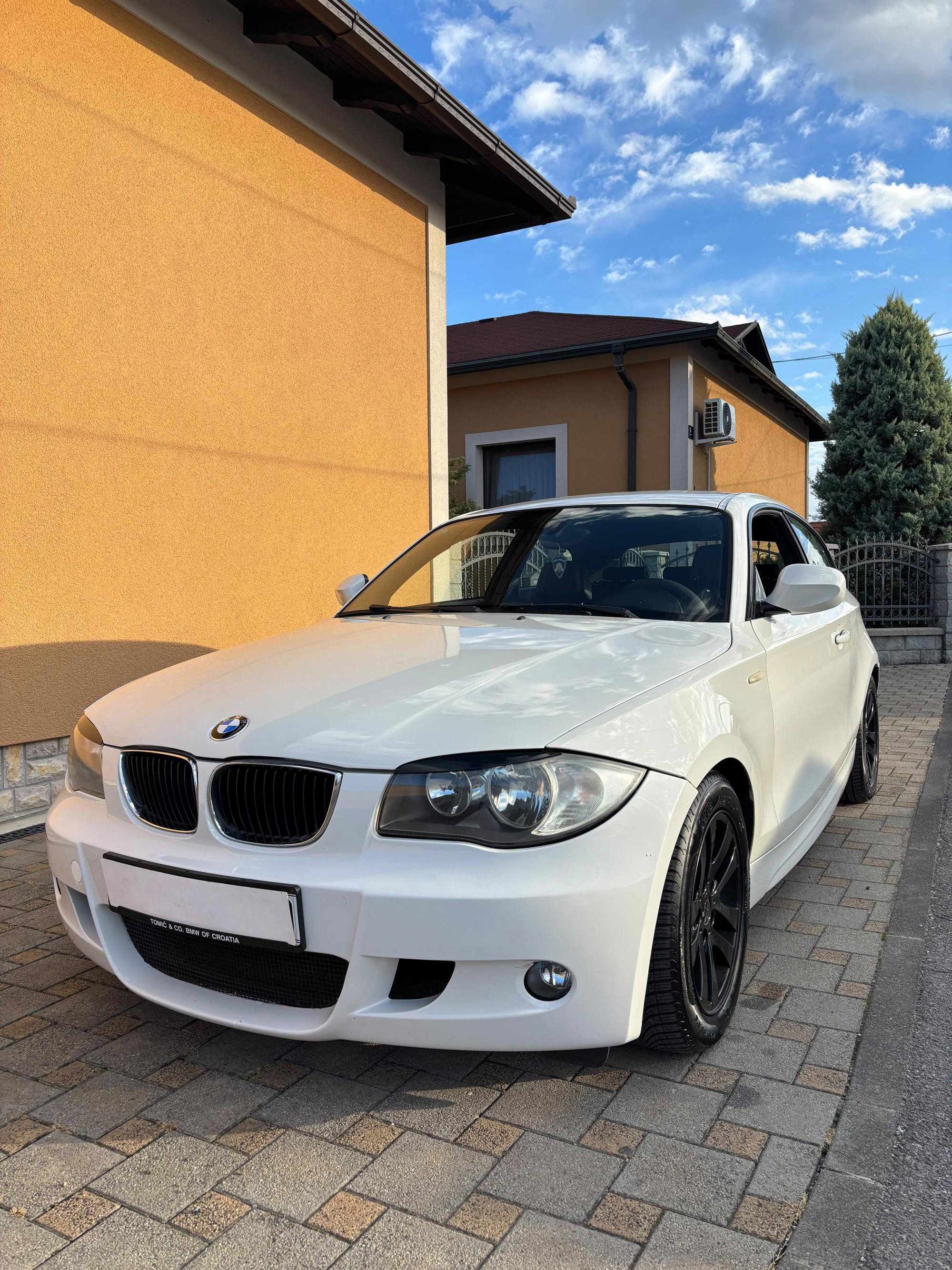 BMW 118d Sport - LCI - ORG M PAKET - REG 1 GOD - PRILIKA!!!, fotografija 2