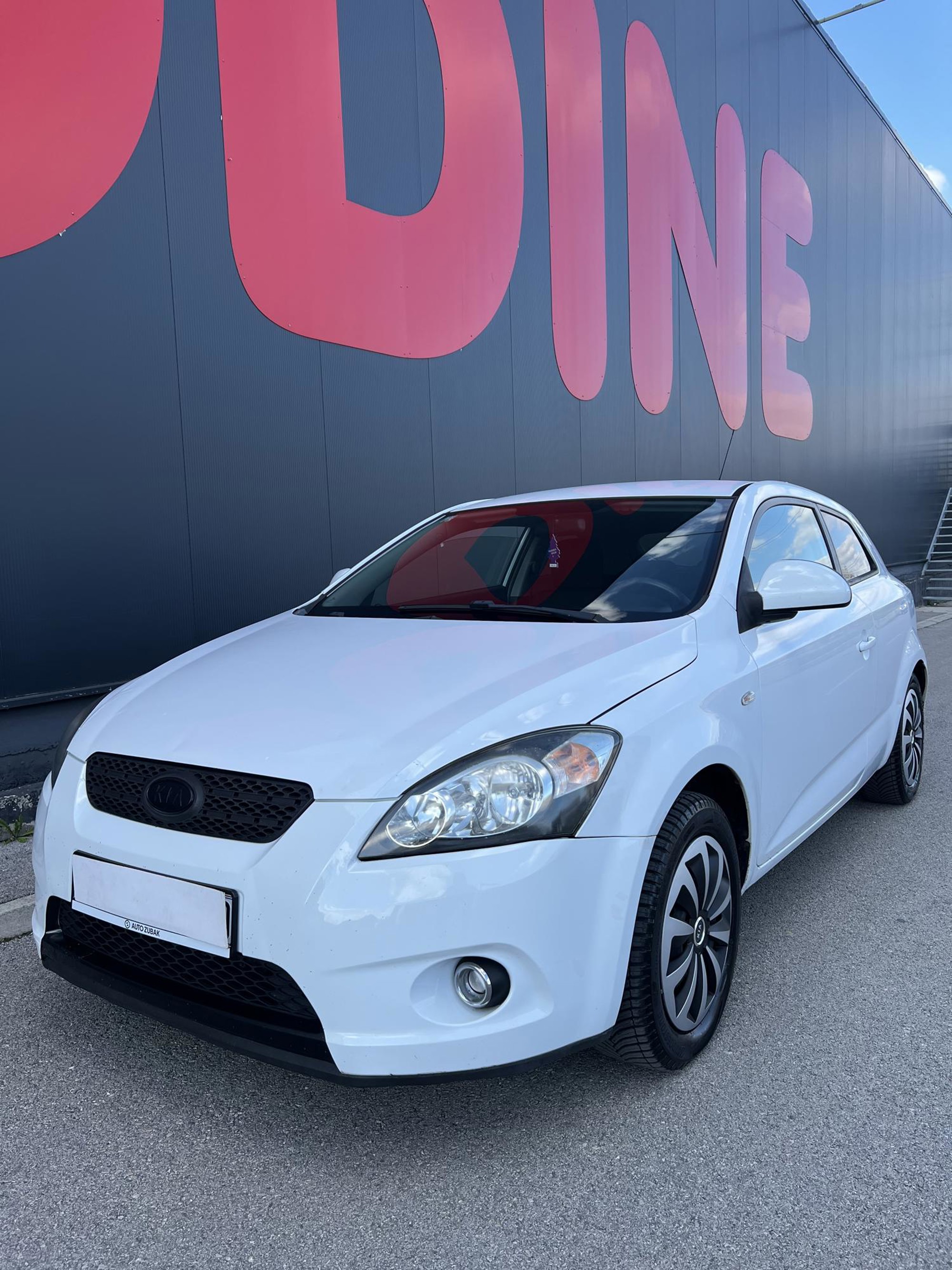 Kia Ceee’d 1.6 SPORT - REG 4/27 - 147.000 KM ORG - ATRAKTIVAN - POVOLJNO!, fotografija 4