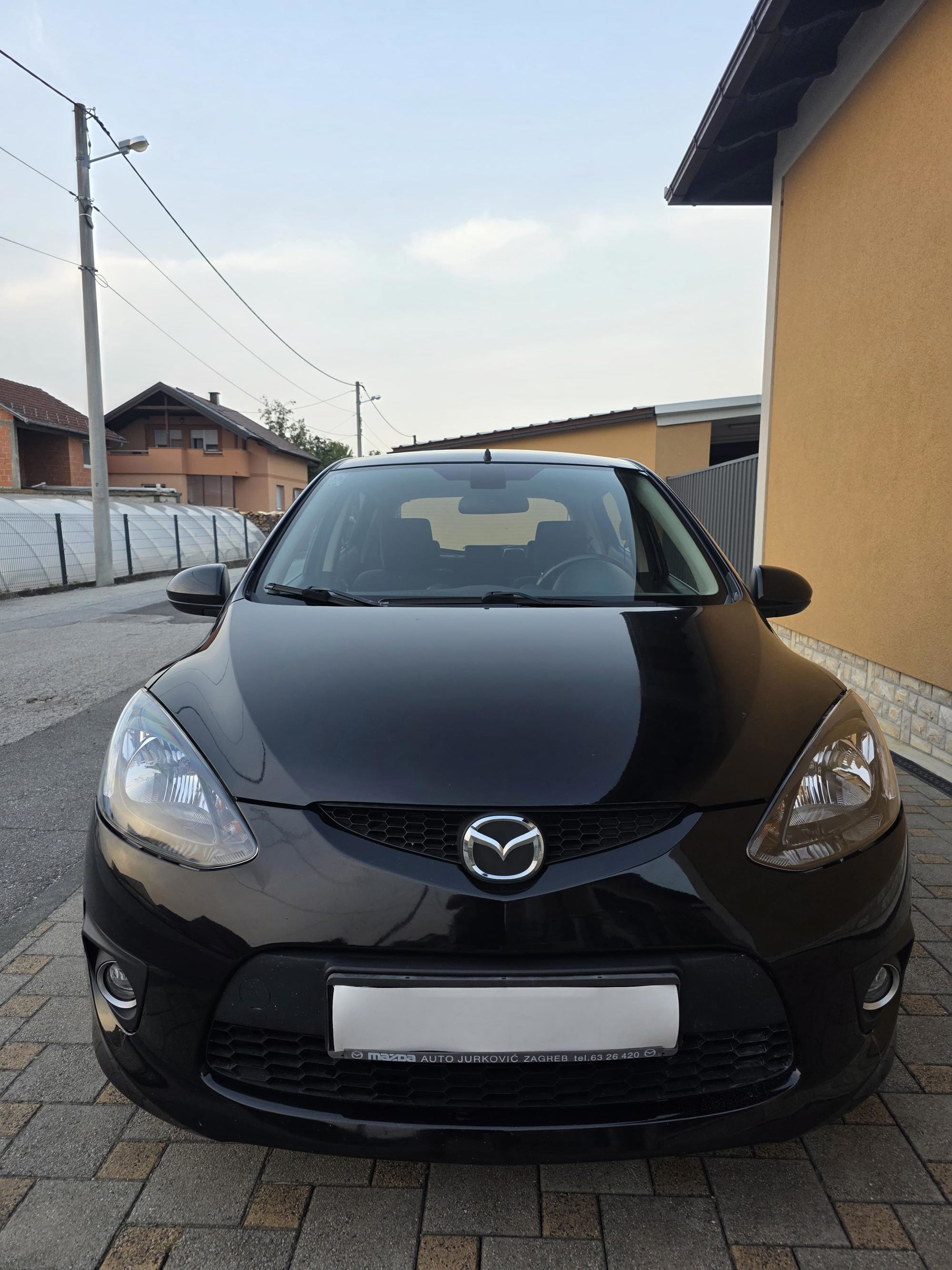 Mazda 2 1.6 D - 90 ks - SPORT - FULL OPREMA - 1 LAK - SERVISNA - PRILIKA !!!, fotografija 3