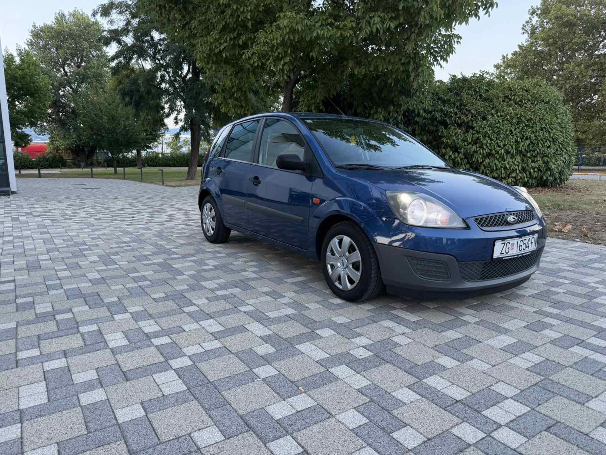 FORD FIESTA 1.25 KLIMA 135000 KM, fotografija 2