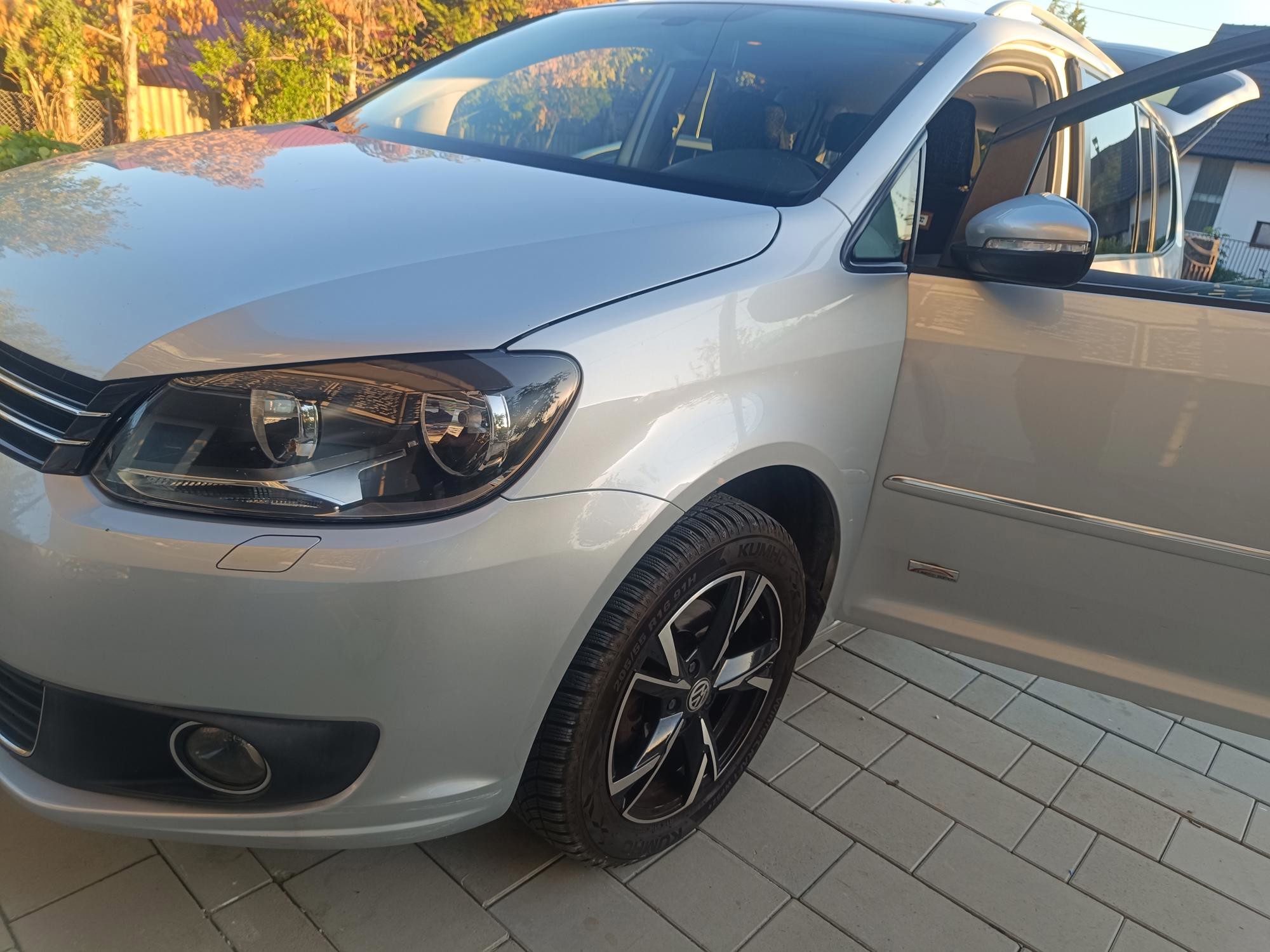 VW Touran 7 sjedala 1.6 TDI (77 kW / 105 KS) – 2011. god. | Reg. 06/2027 | Bez ulaganja, fotografija 2