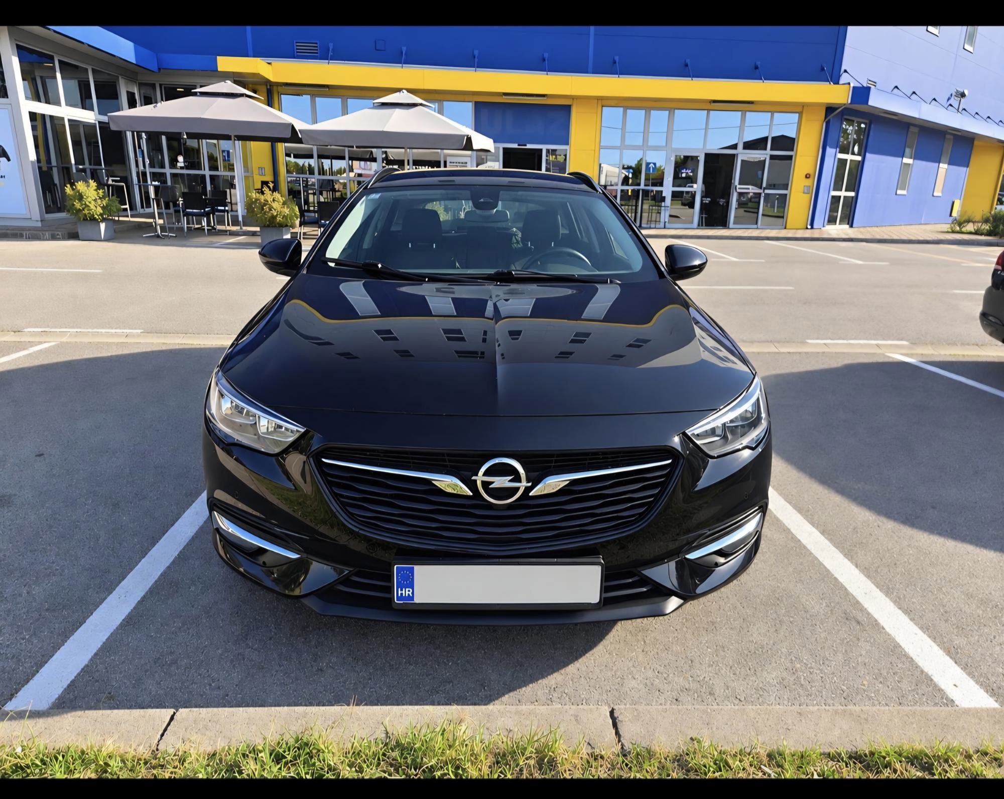 Opel Insigniju Sports Tourer 1.6 CDTI s automatskim mjenjačem, 12/2018, fotografija 2