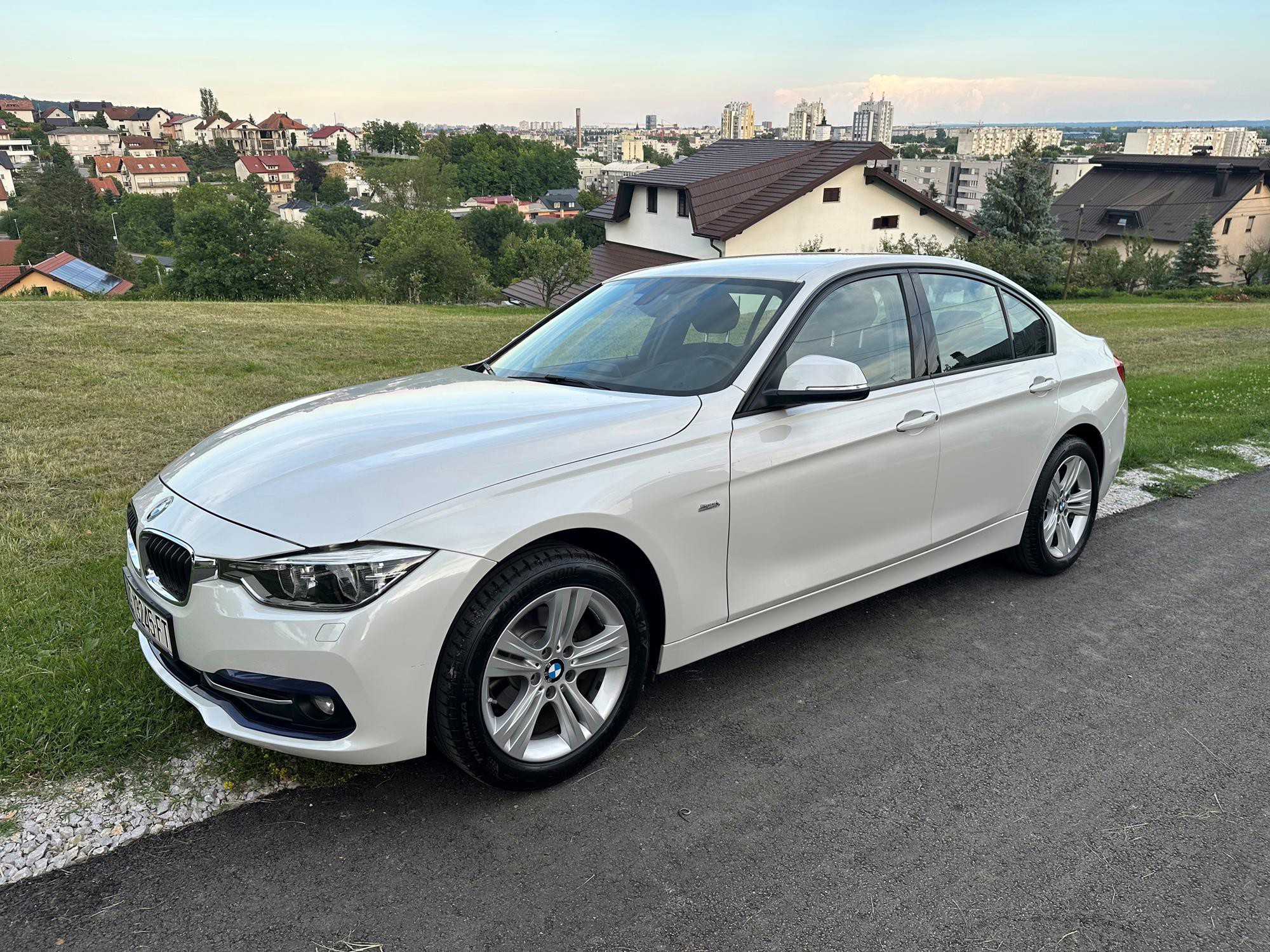 BMW serija 3 318d Unique Sport, Prvi vlasnik, Izrazito očuvan!, fotografija 4