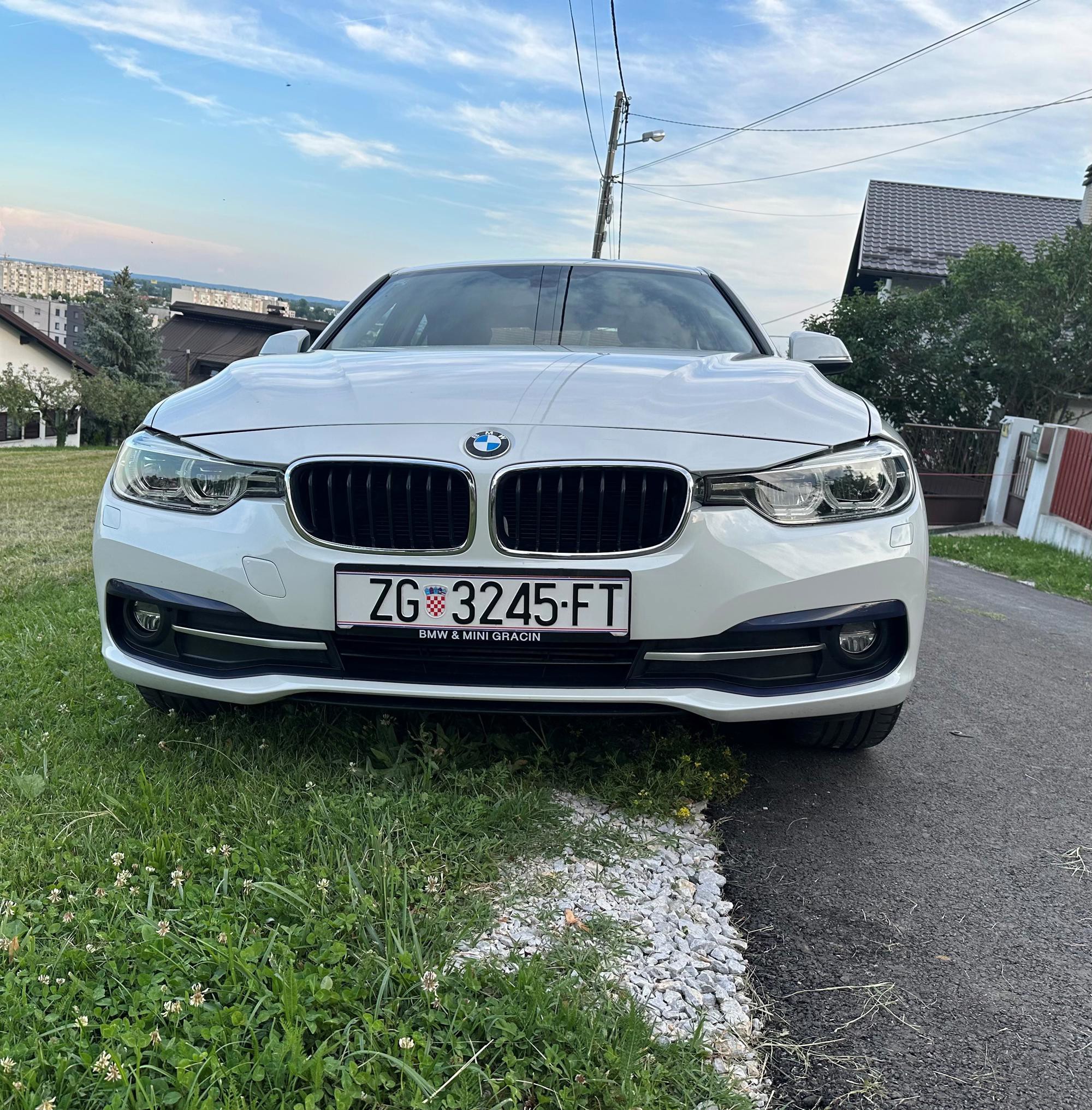BMW serija 3 318d Unique Sport, Prvi vlasnik, Izrazito očuvan!, fotografija 3