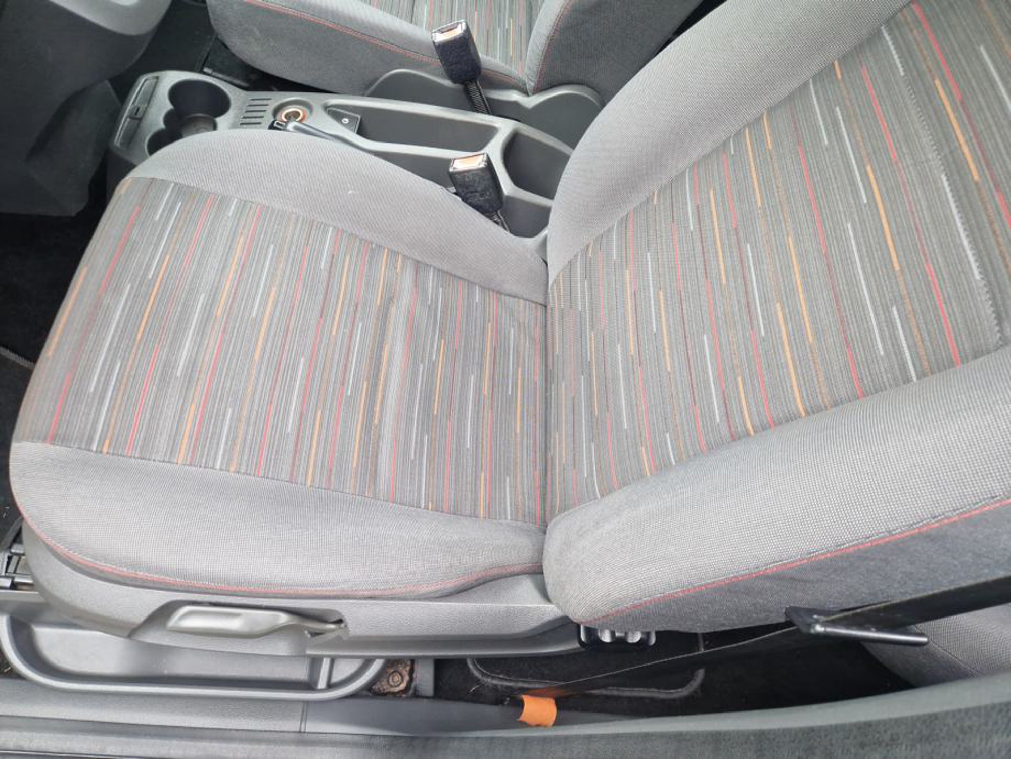 Ford C-Max 1.6 tdci vožen i servisiran u CH kartice do 36 mj, fotografija 4