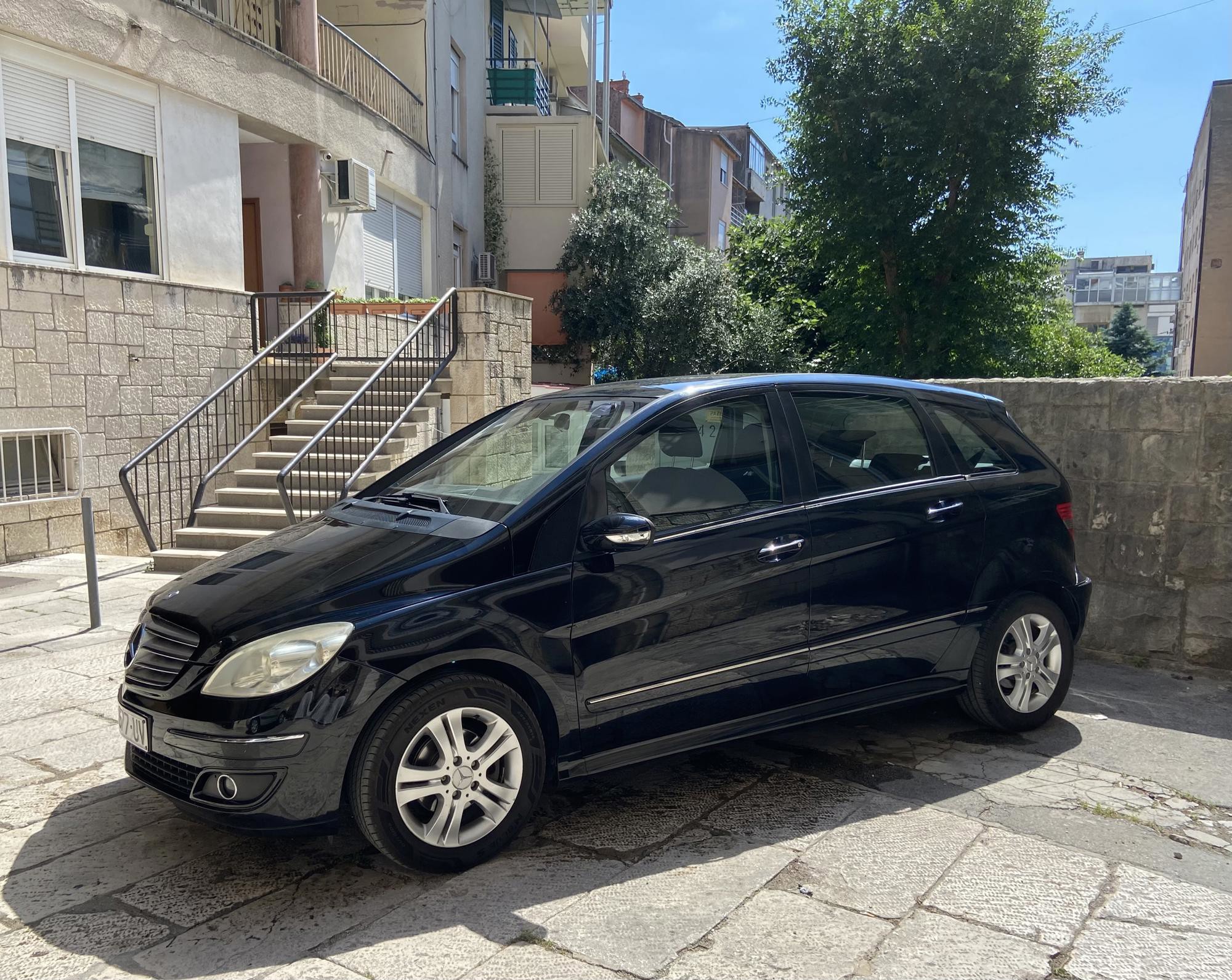 Mercedes-Benz B-Klasa 2006. god, 130.000 km, fotografija 4