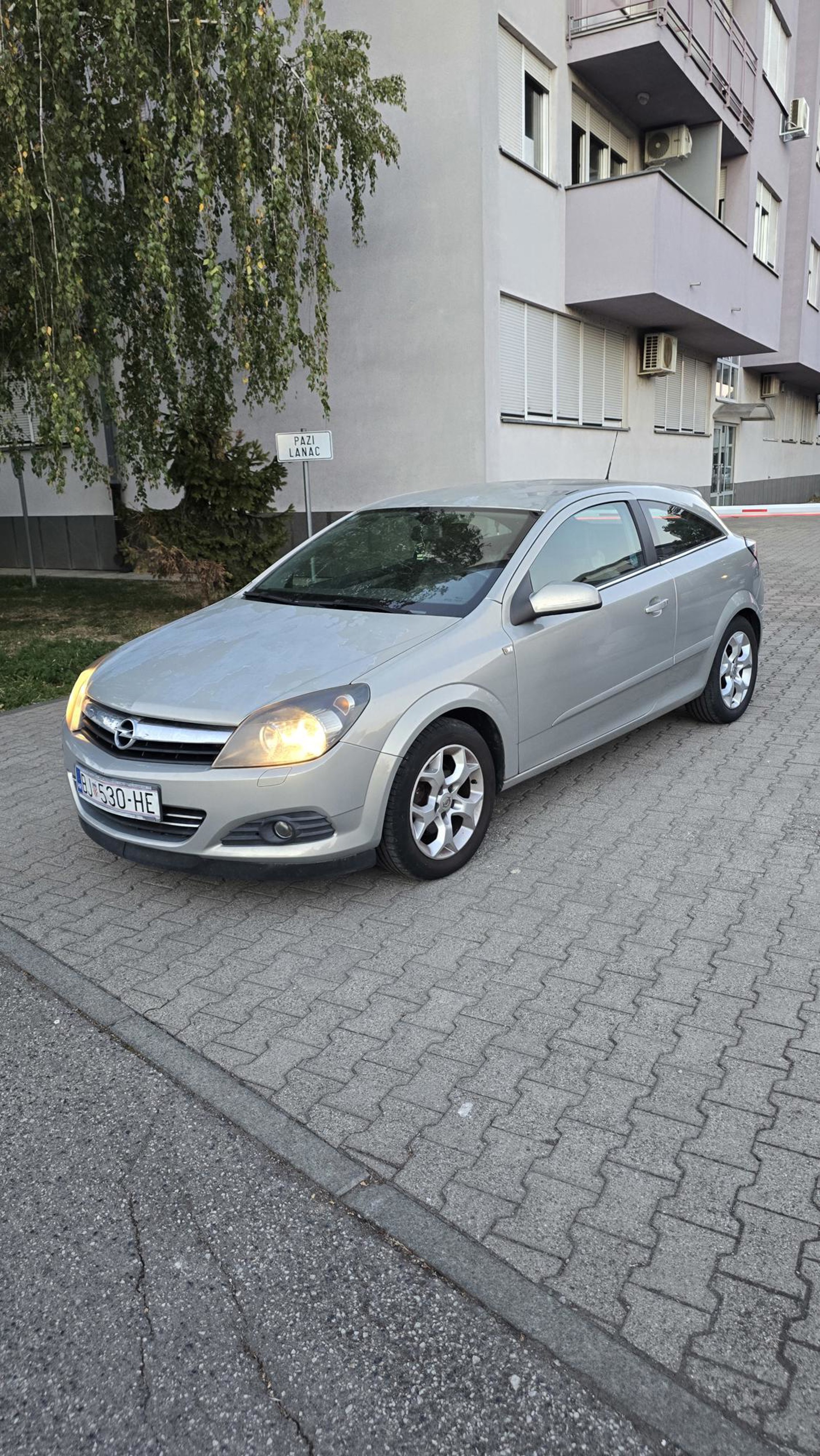 Opel Astra 2007 1.6L, fotografija 1