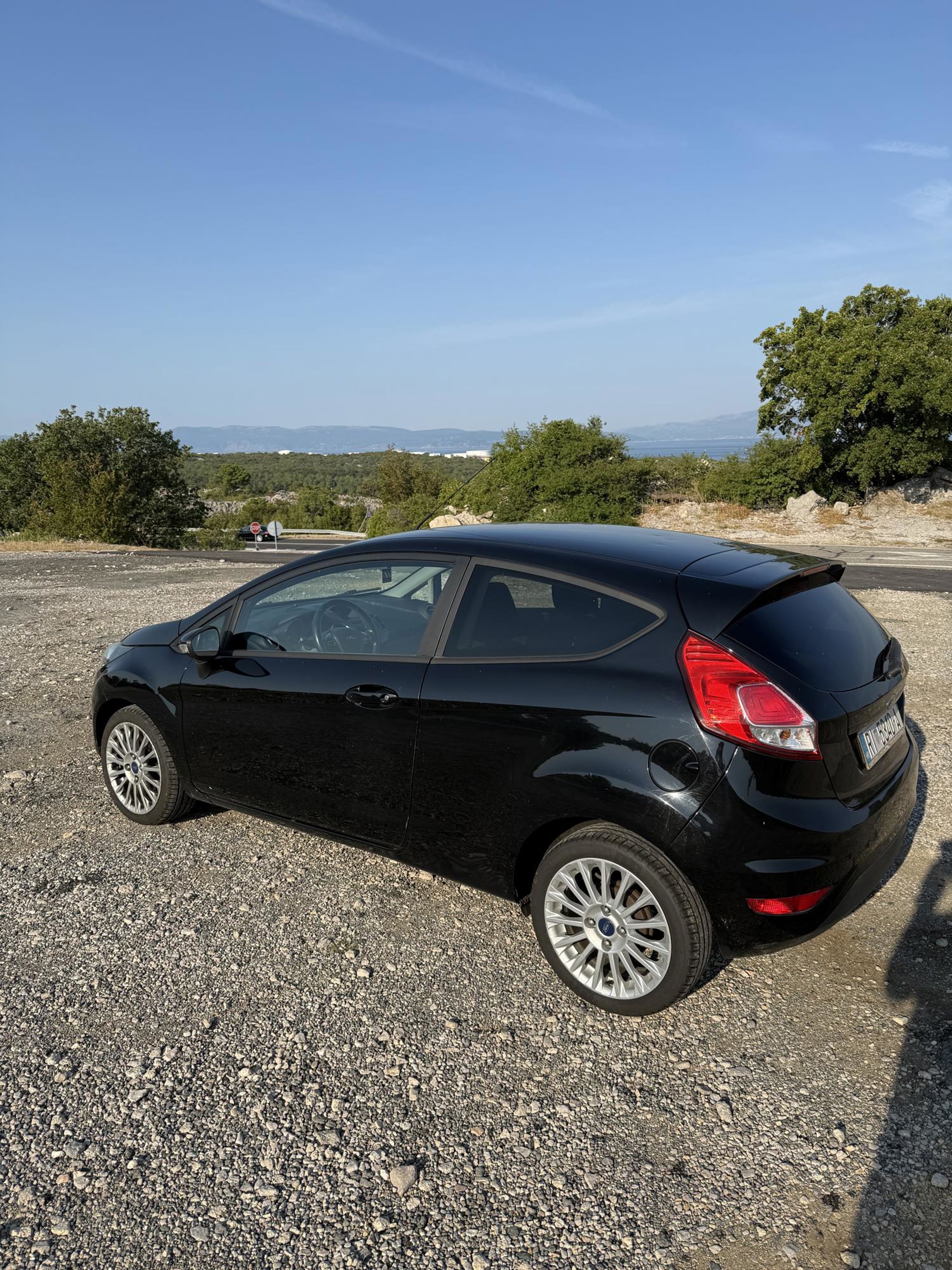 Ford Fiesta 1.5 TDCI HITNO, fotografija 2