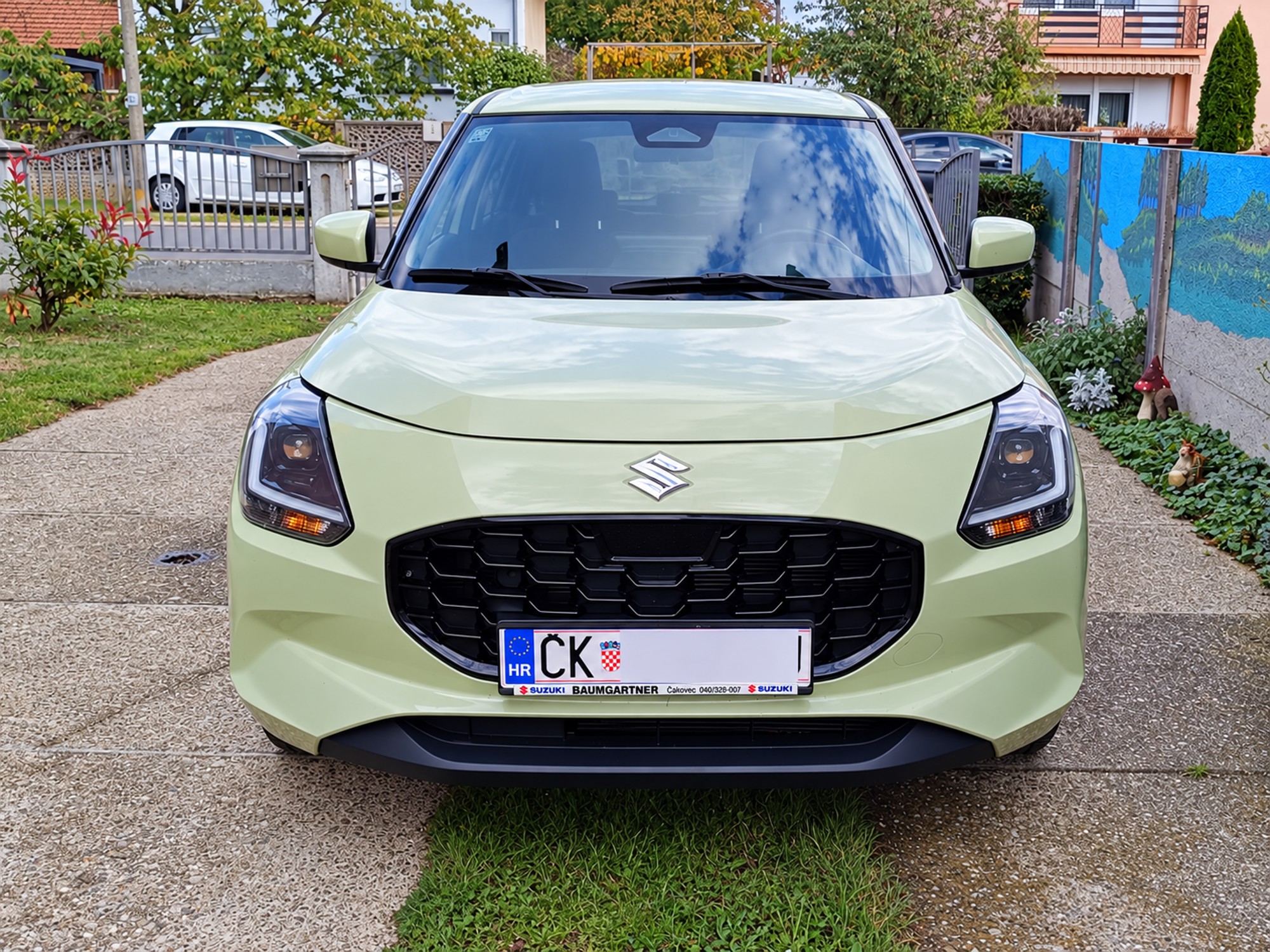 SUZUKI SWIFT 1.2 GL+ (2024.) i SET ZIMSKIH GUMA S FELGAMA, pogled izvana - slika 2