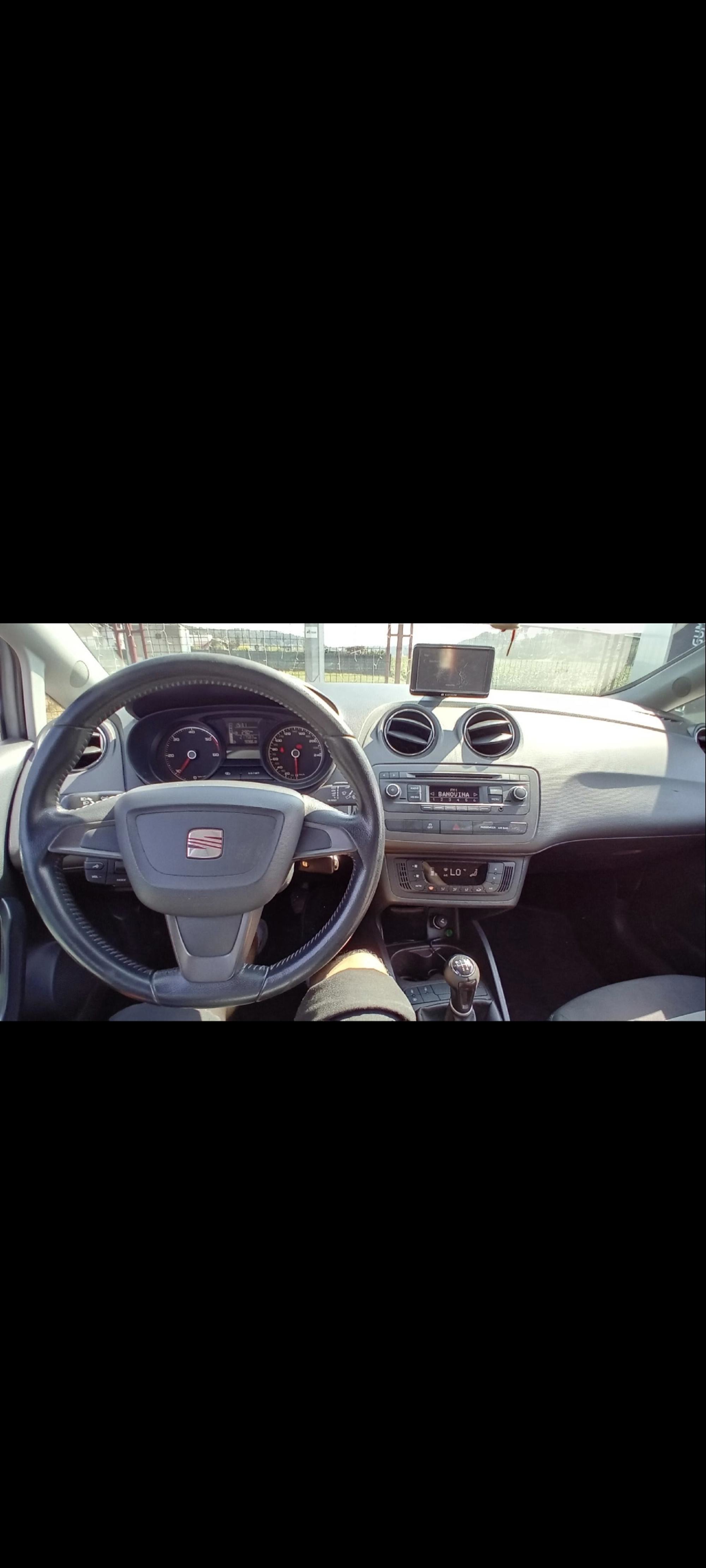 Seat ibiza 1.2 tdi 2013 godina, fotografija 3