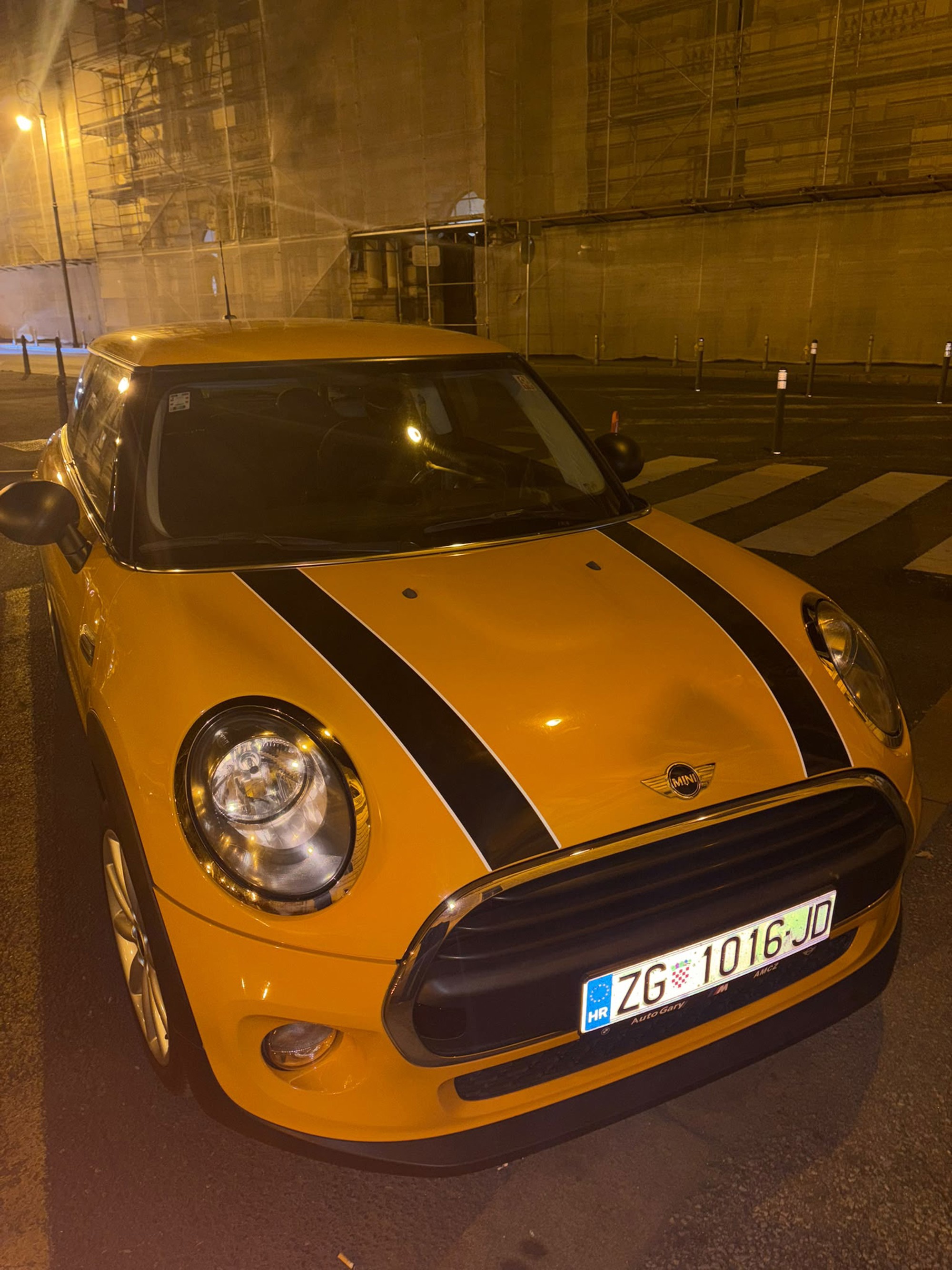 MINI One 2015. god, redovno servisan, klima, fotografija 10