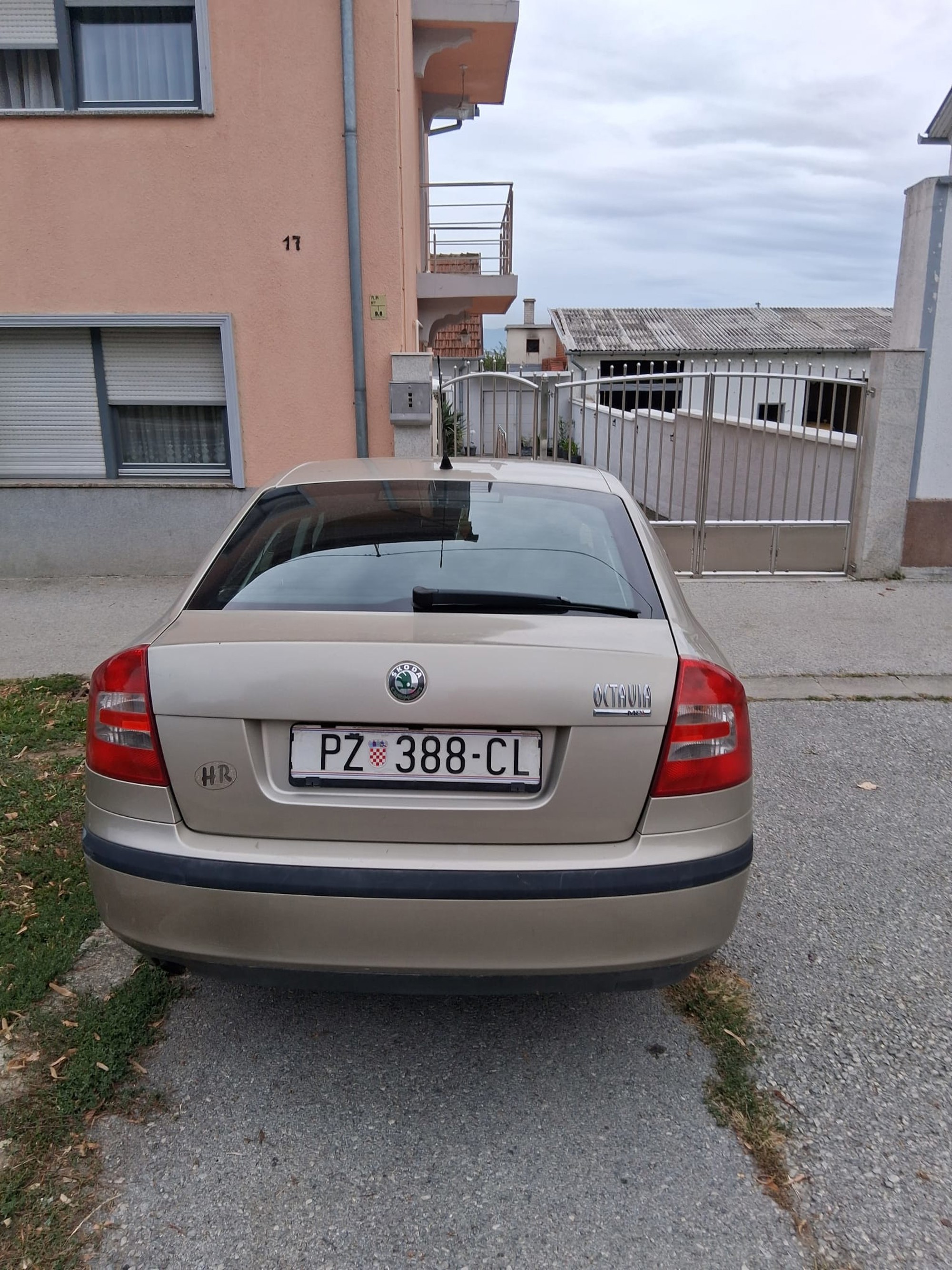 Prodajem Škoda Octaviu, fotografija 2