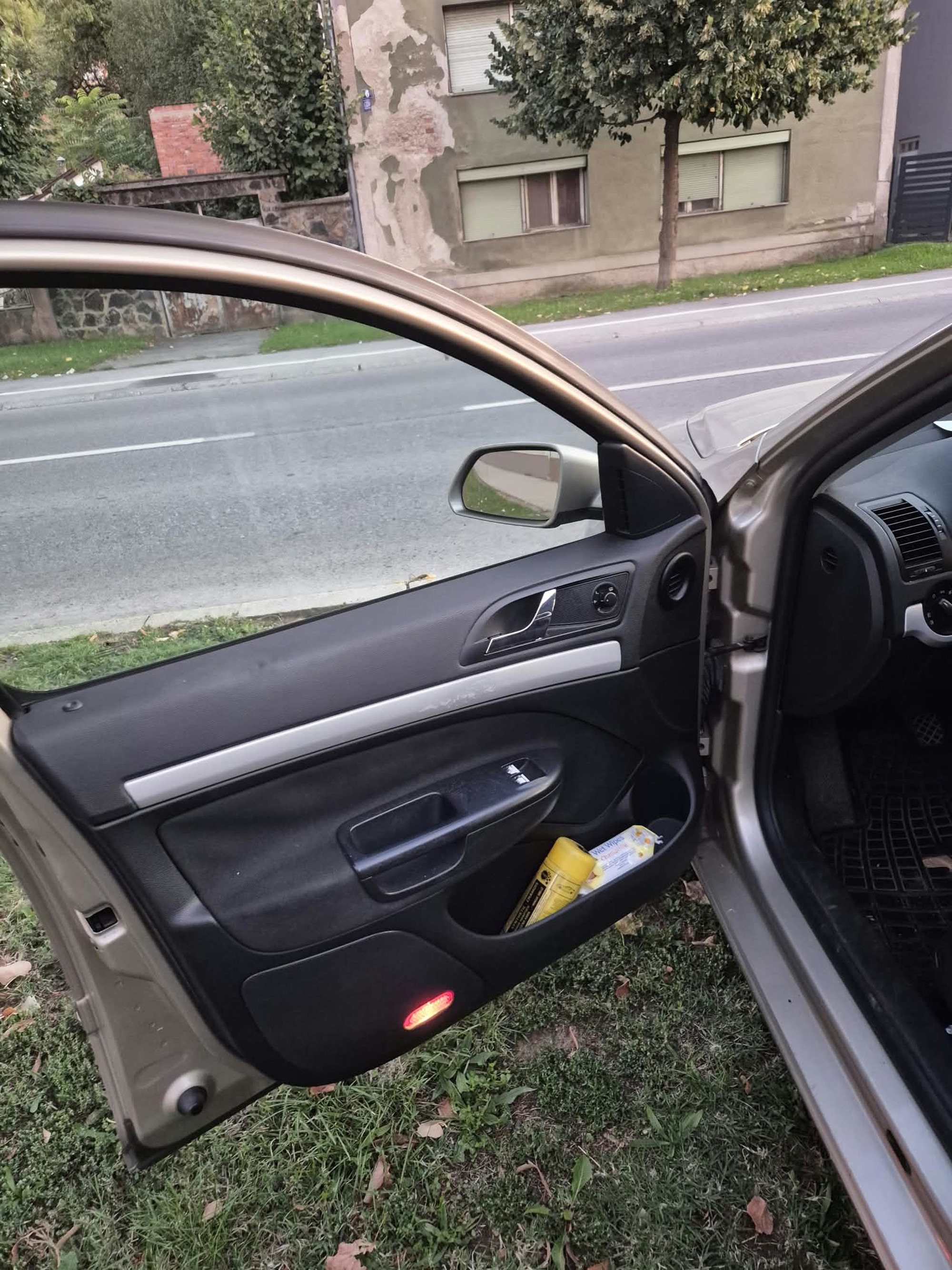 Prodajem Škoda Octaviu, fotografija 11