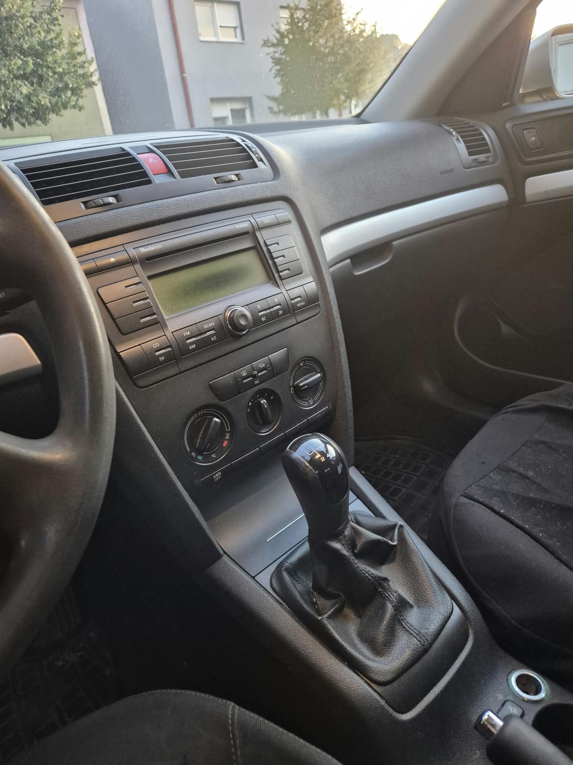 Prodajem Škoda Octaviu, fotografija 12