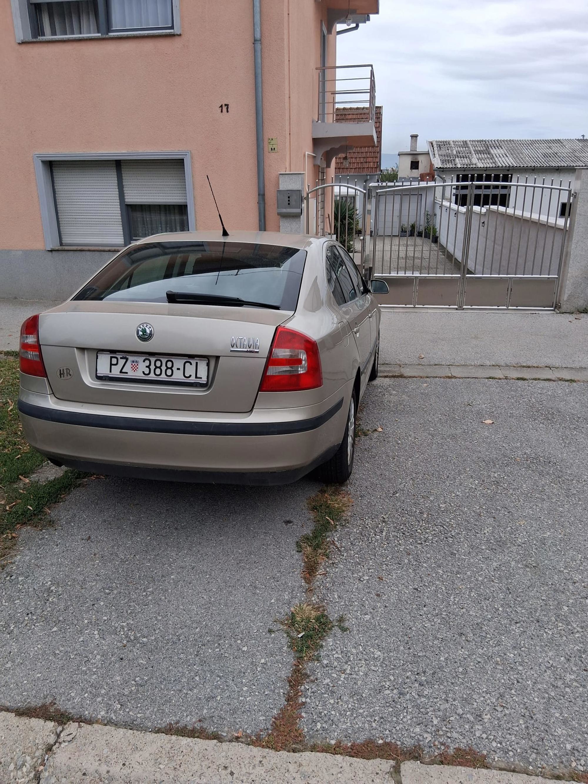 Prodajem Škoda Octaviu, fotografija 7