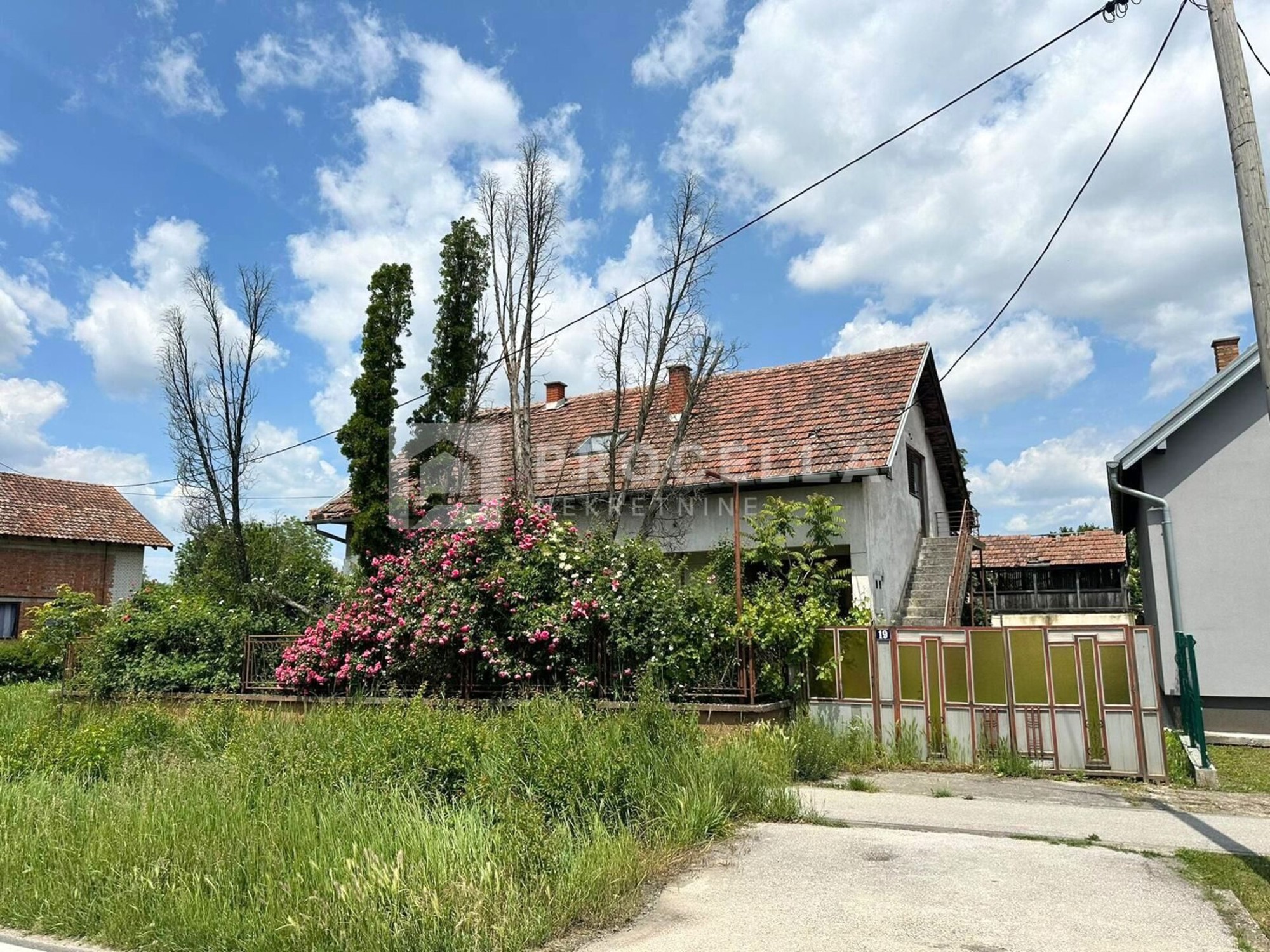 Slakovci – kuća na parceli 3.654 m² | INDEX OGLASI
