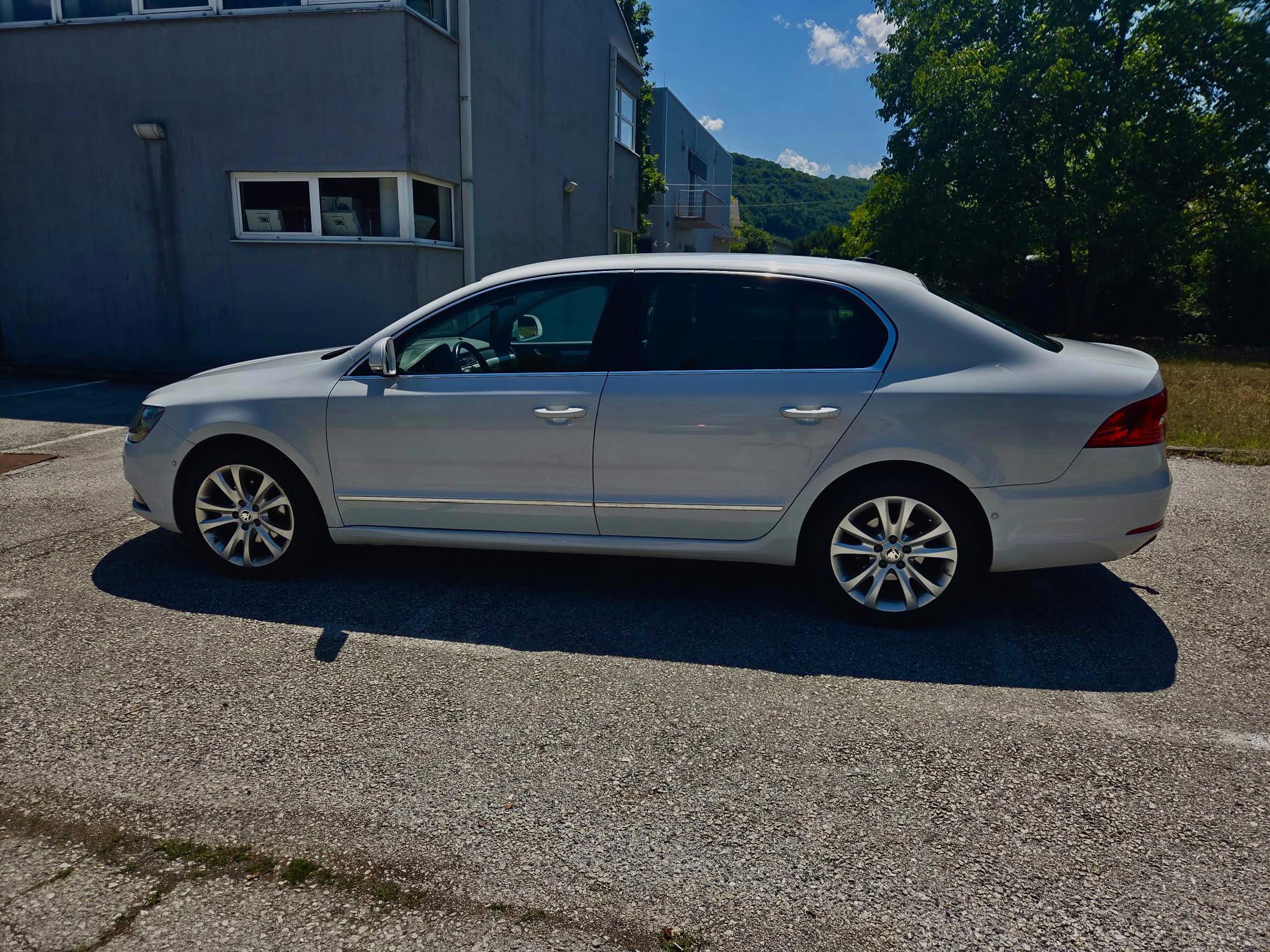 PRODAJEM Skoda superb 1.6tdi 2014, fotografija 2
