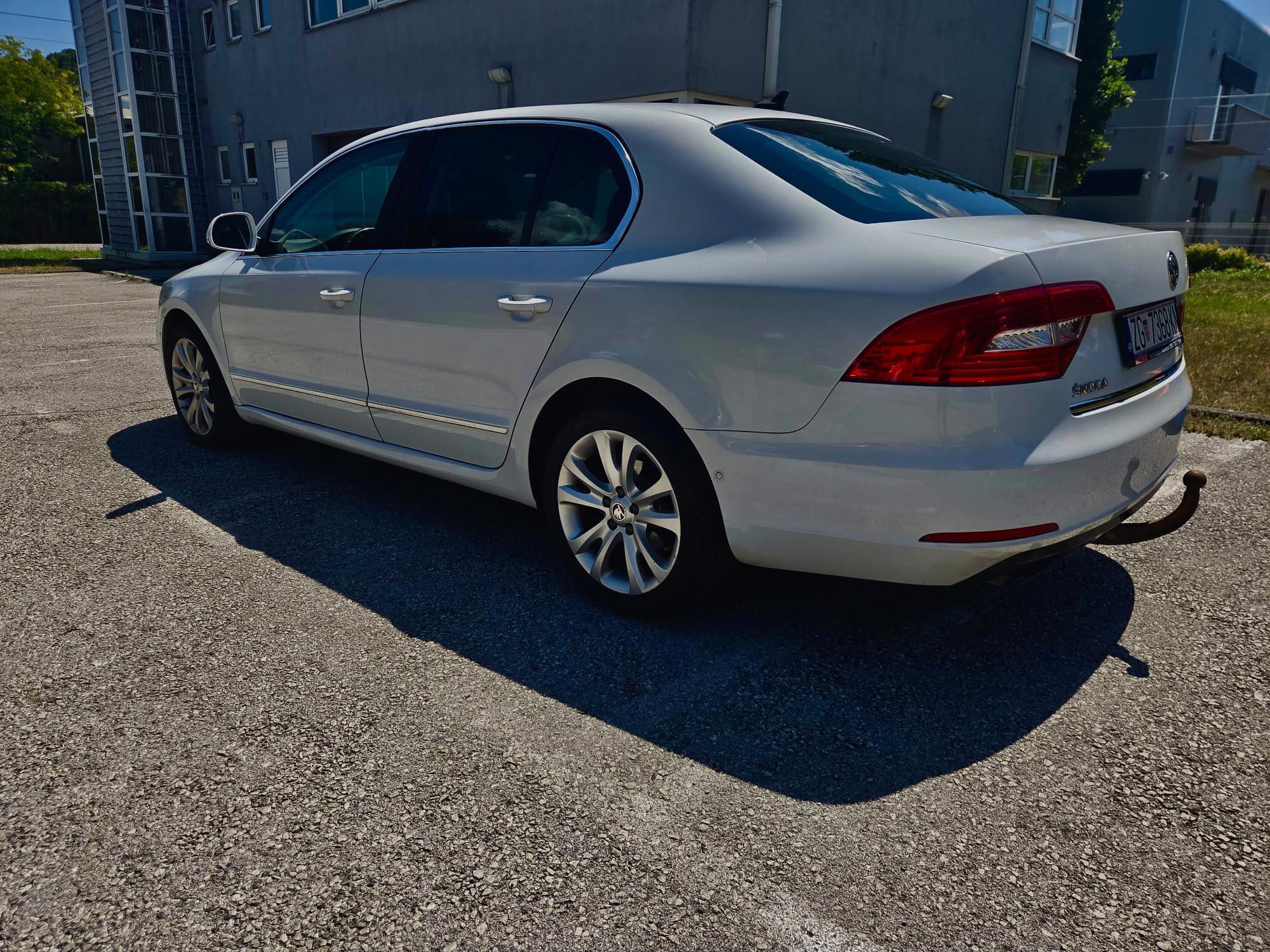 PRODAJEM Skoda superb 1.6tdi 2014, fotografija 4