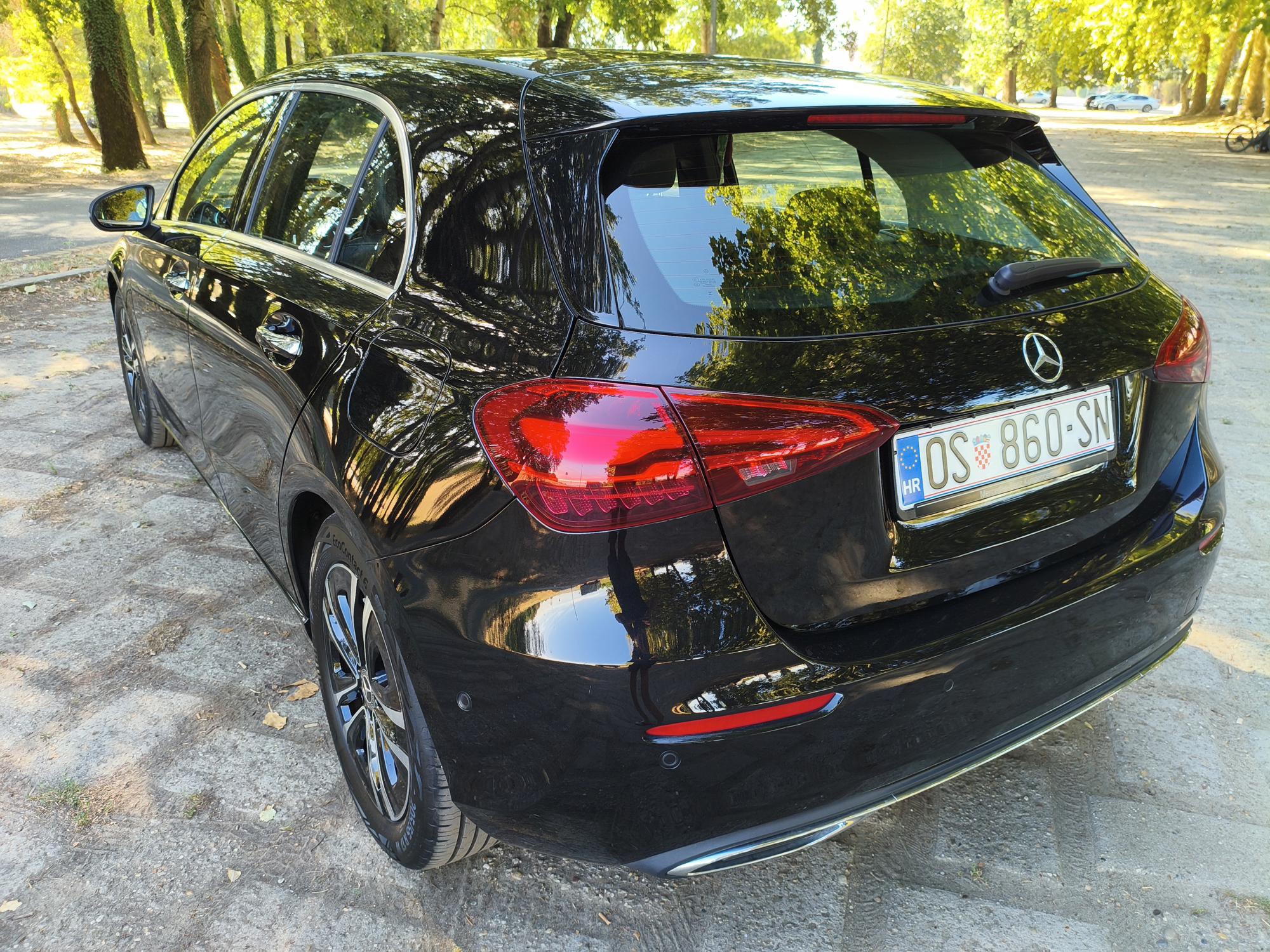 Mercedes-Benz 180 2024. god - Automatik, hibrid, parking kamera, servisna povijest, fotografija 4