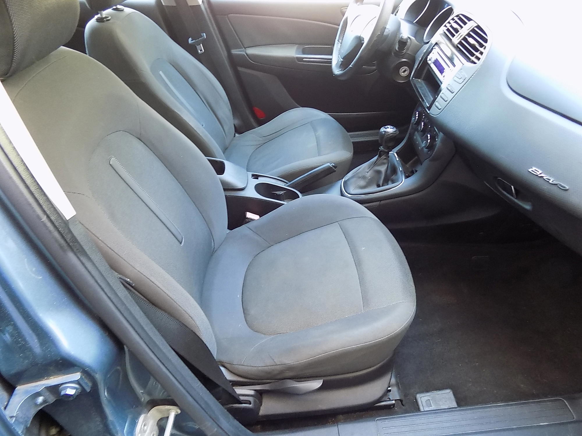 Fiat Bravo 1,9 JTD - REGISTRIRAN 05/2027, fotografija 9