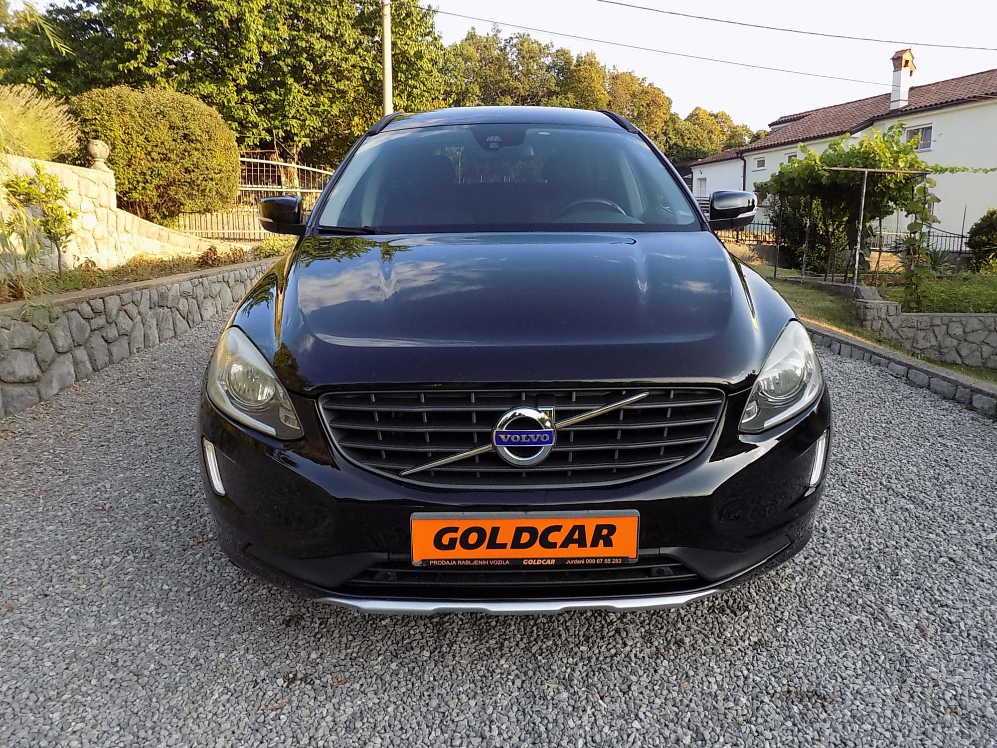 Volvo XC 60 D4 - Registriran do 04/2027, fotografija 5