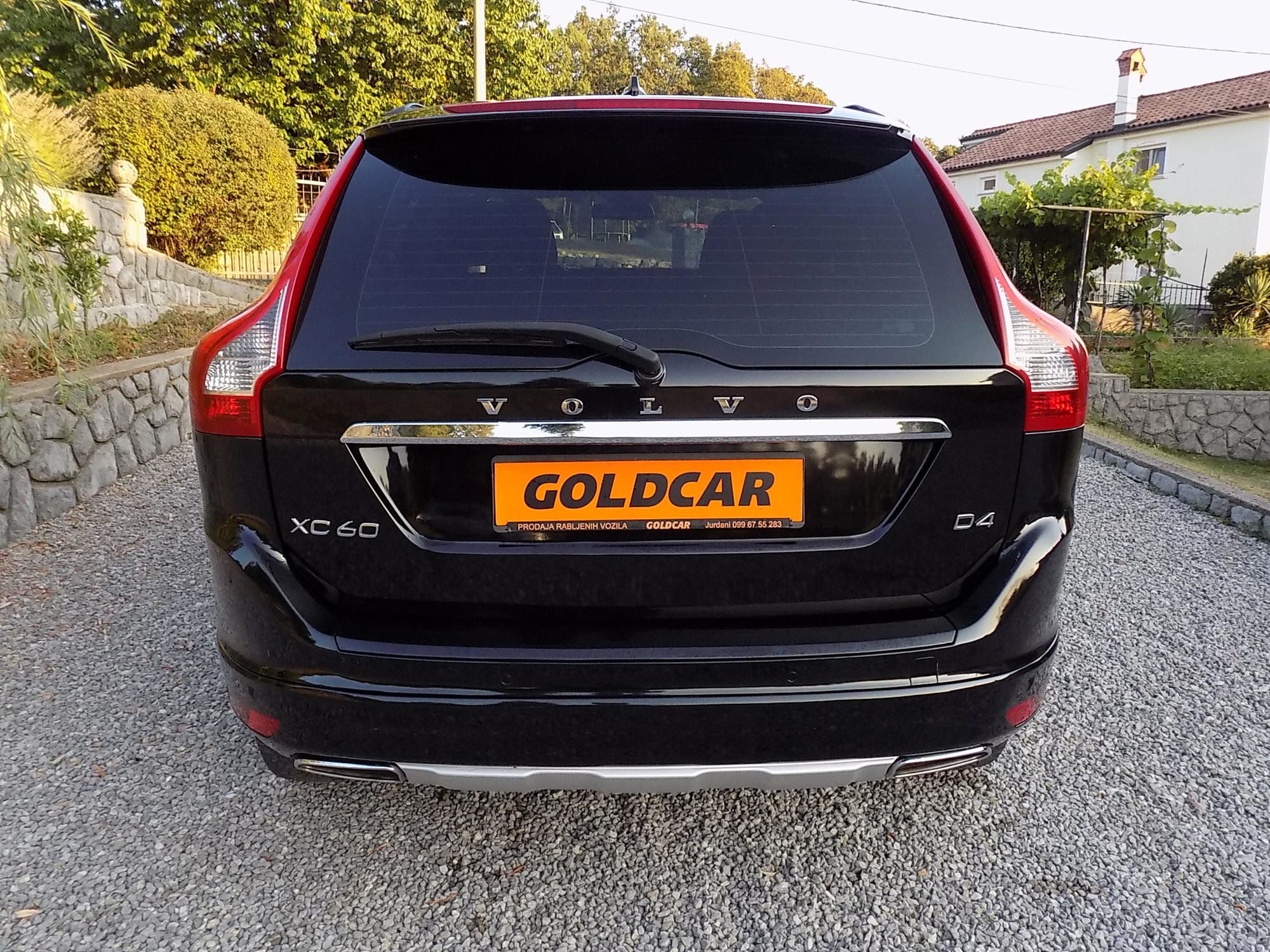Volvo XC 60 D4 - Registriran do 04/2027, fotografija 6