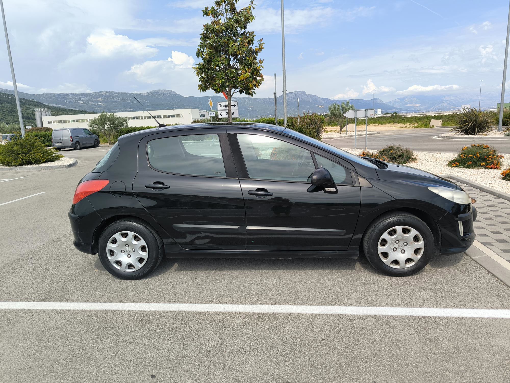 Peugeot 308 2008. god, benzin, mehanički mjenjač, neregistrirani, fotografija 3