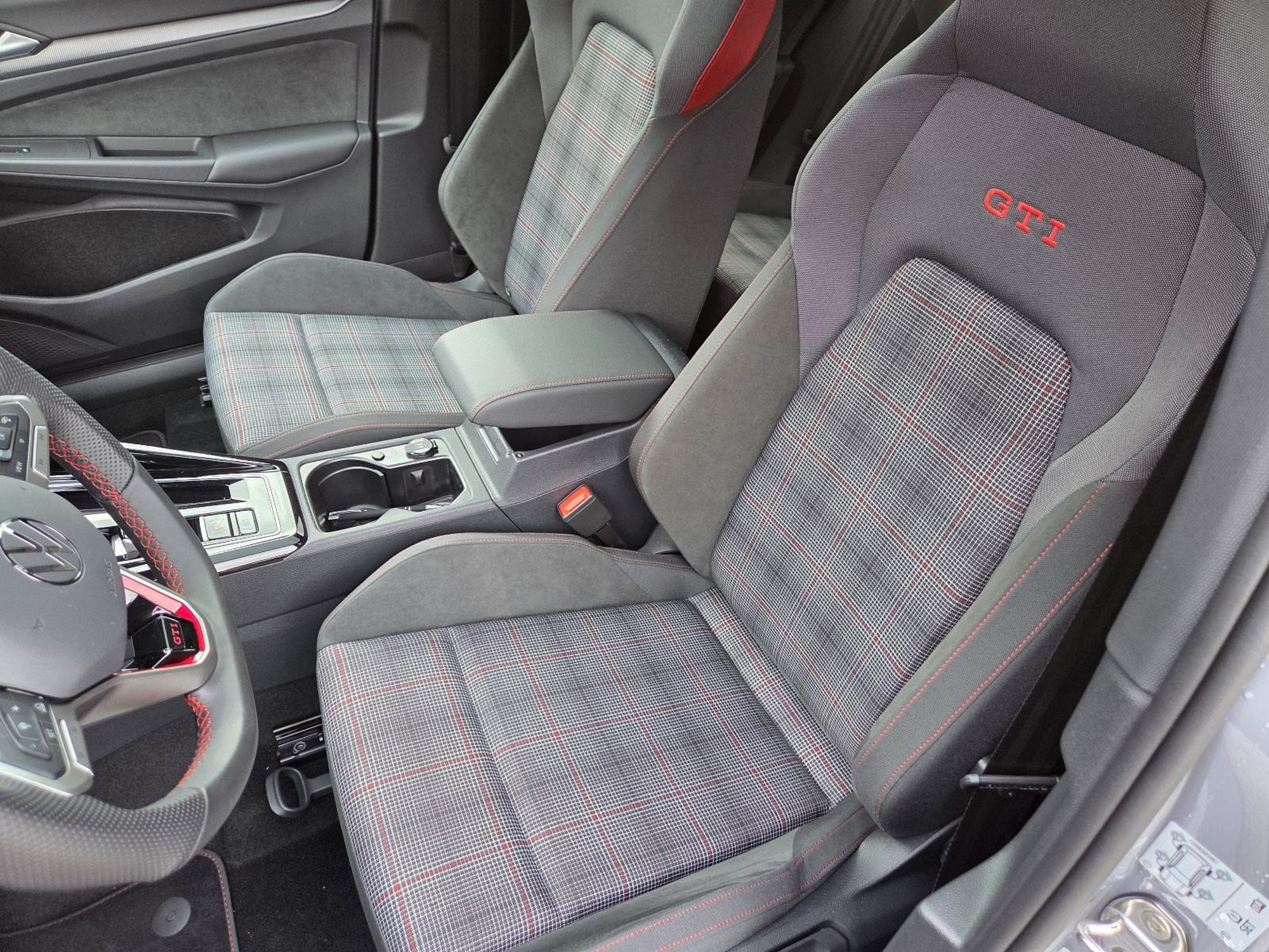 VW Golf GTI 8.5 2.0 TSI DSG 195kw --2026.g.--223km--NOVO--NOVO--, fotografija 16