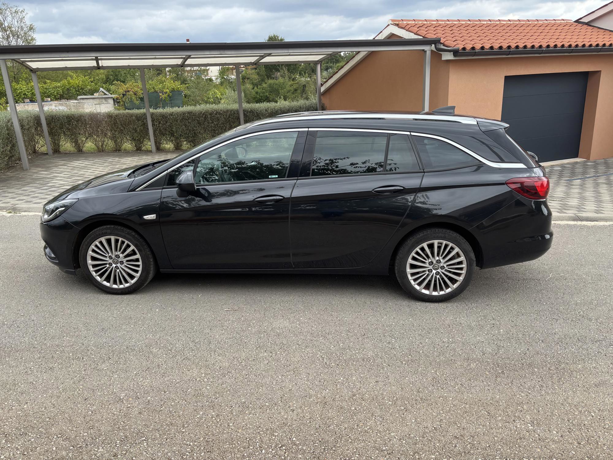 Opel Astra 1.6 CDTI Sports Tourer, fotografija 3