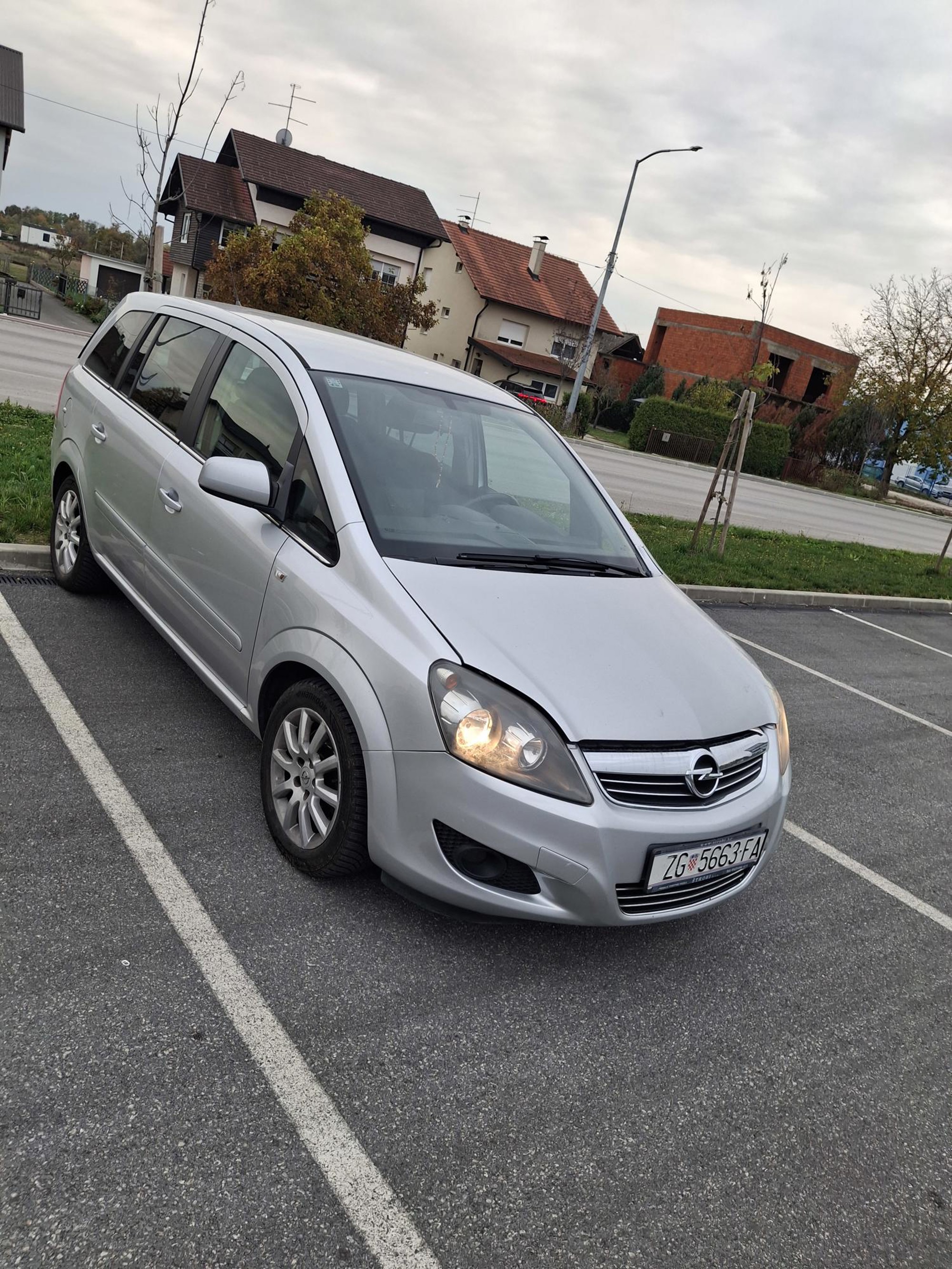 2011 Opel zafira 1.7 cdti 92 kw 187000 km odlična, pogled izvana - slika 2