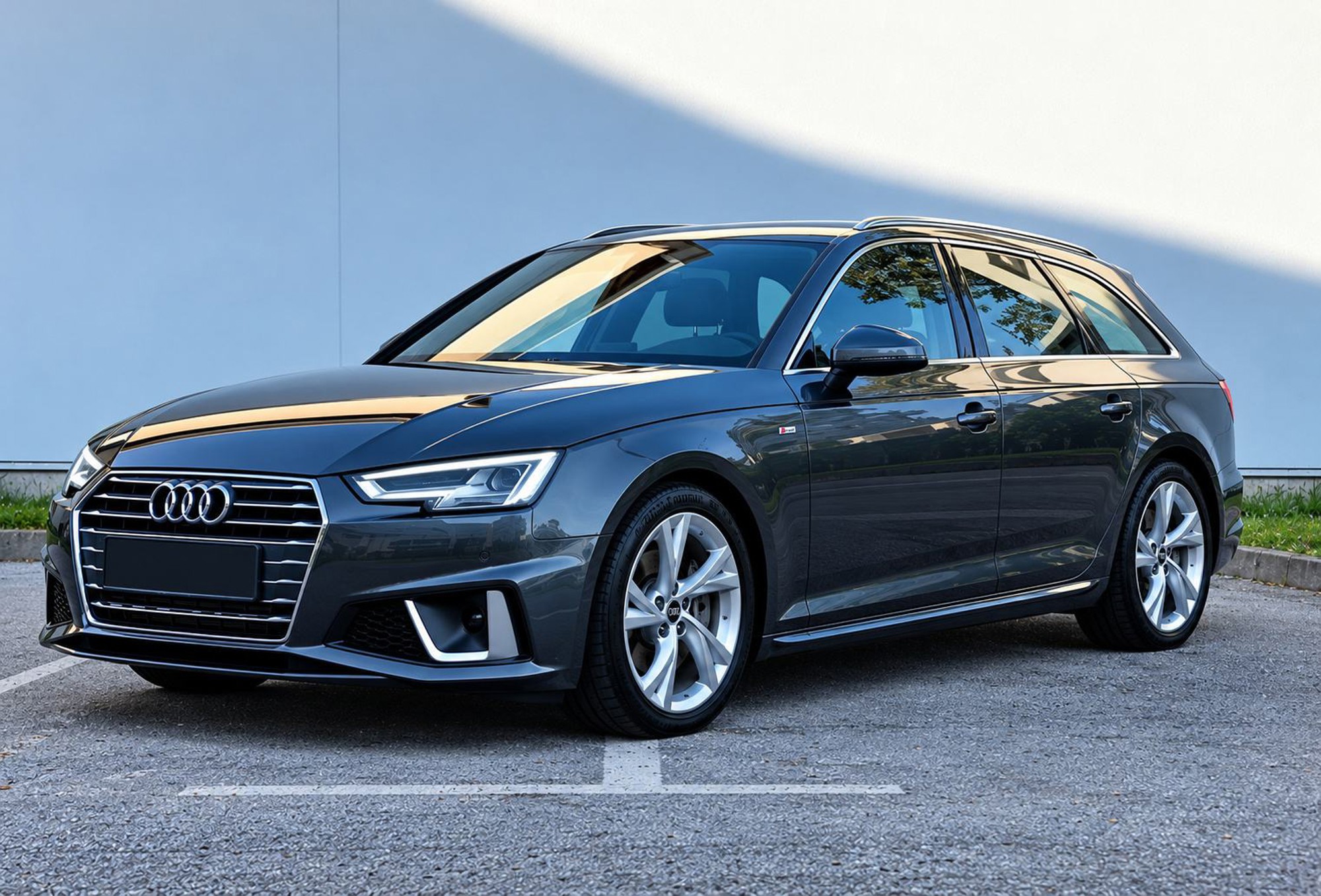 AUDI A4 AVANT S LINE / 2019. /HR, fotografija 2
