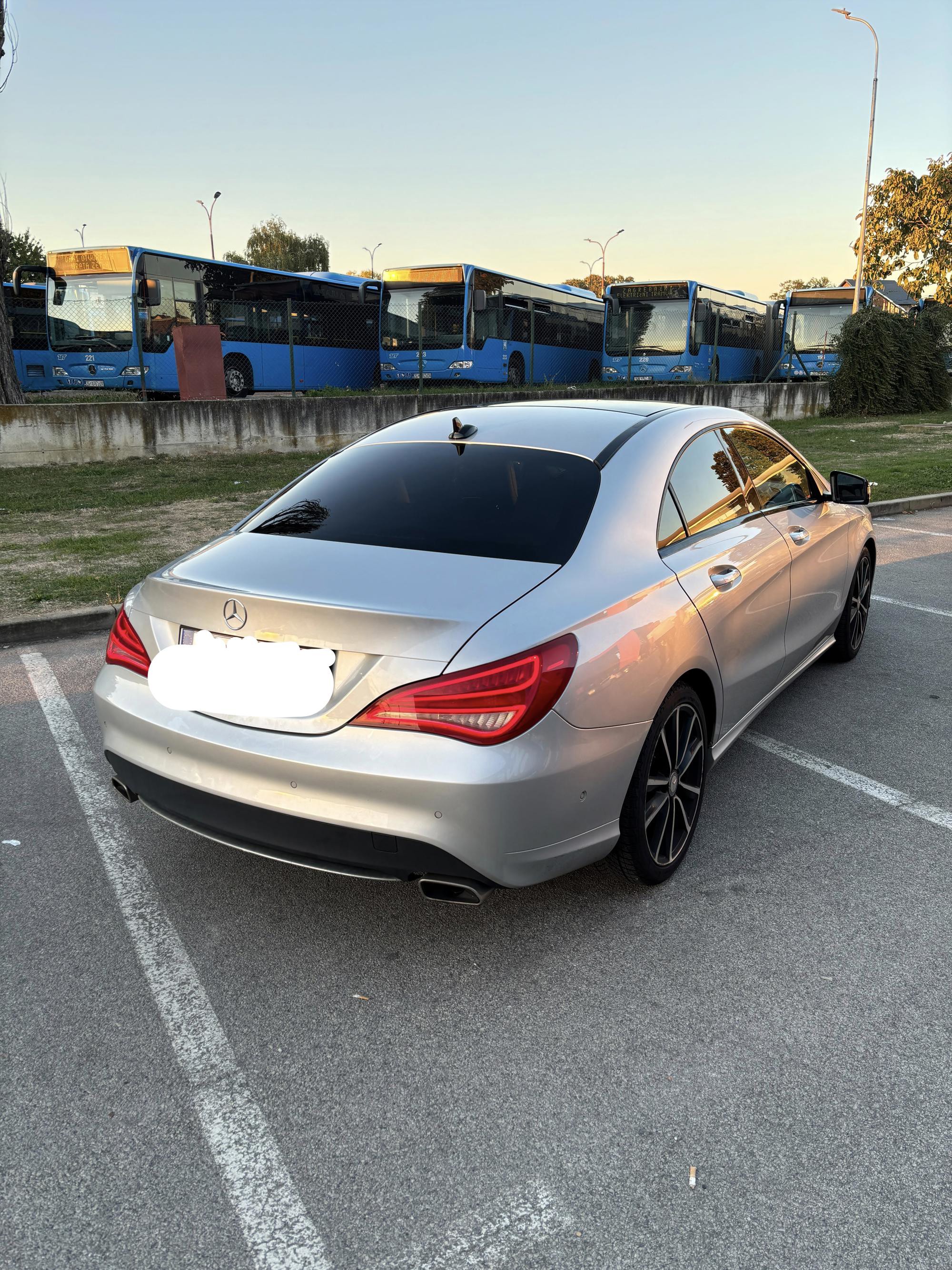 Mercedes CLA 180 benzin 90kw automatik. 2015.god., fotografija 3