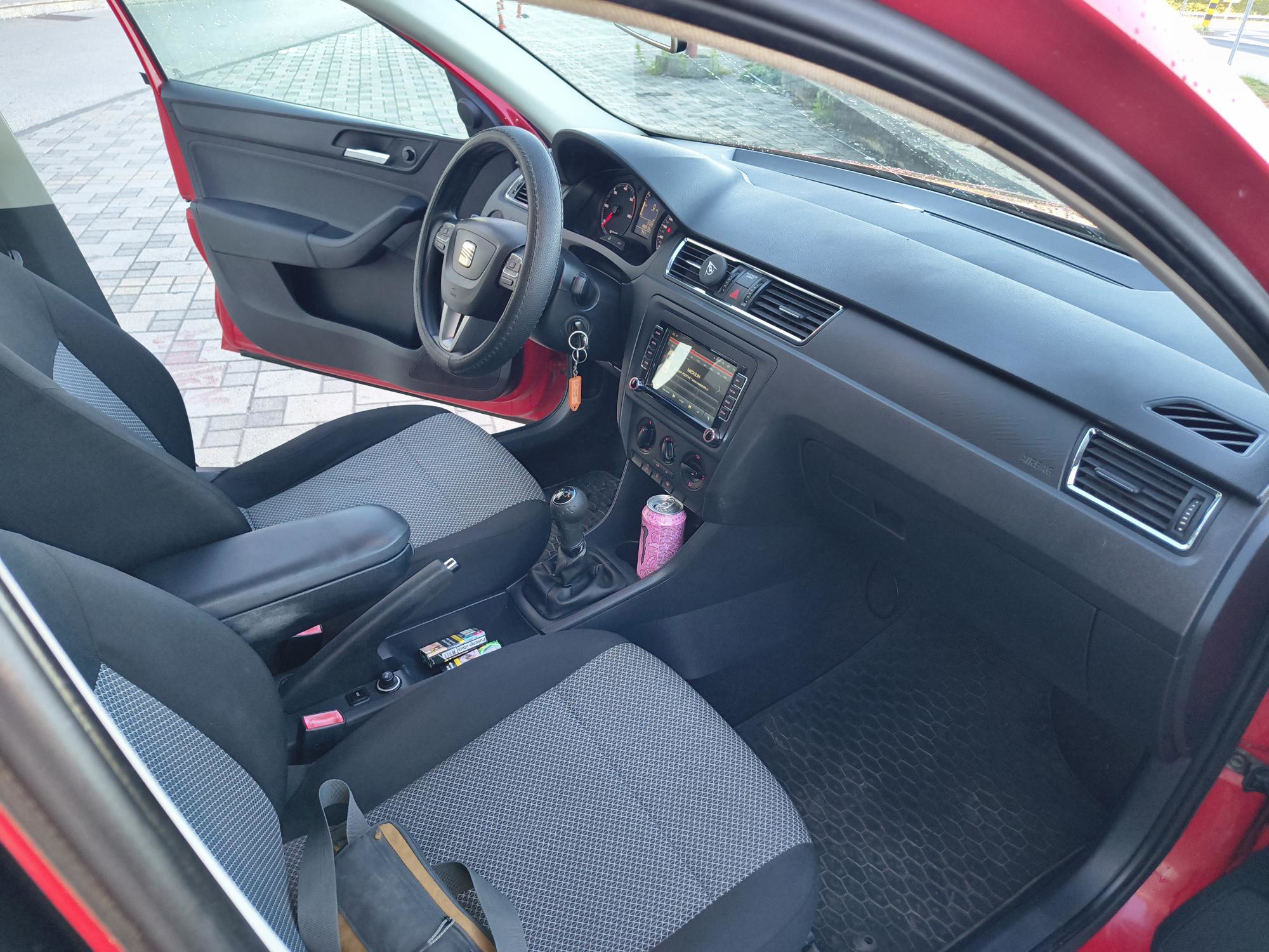 Seat Toledo 1.6 TDI, 105 KS, navi, klima, multimedija, veliki servis, fotografija 8