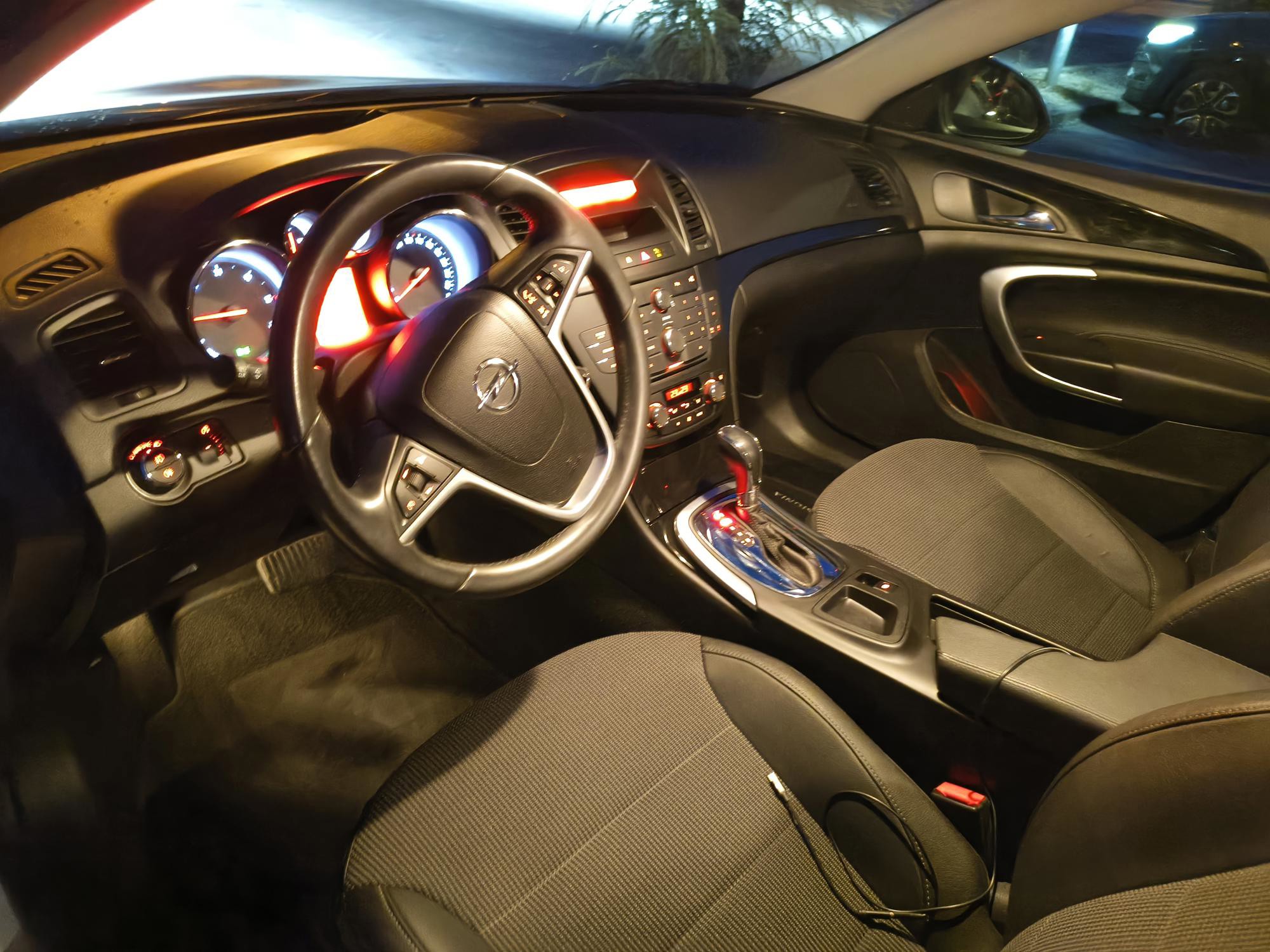 Opel Insignia, automatik, 160ks, tek registrirana, fotografija 3
