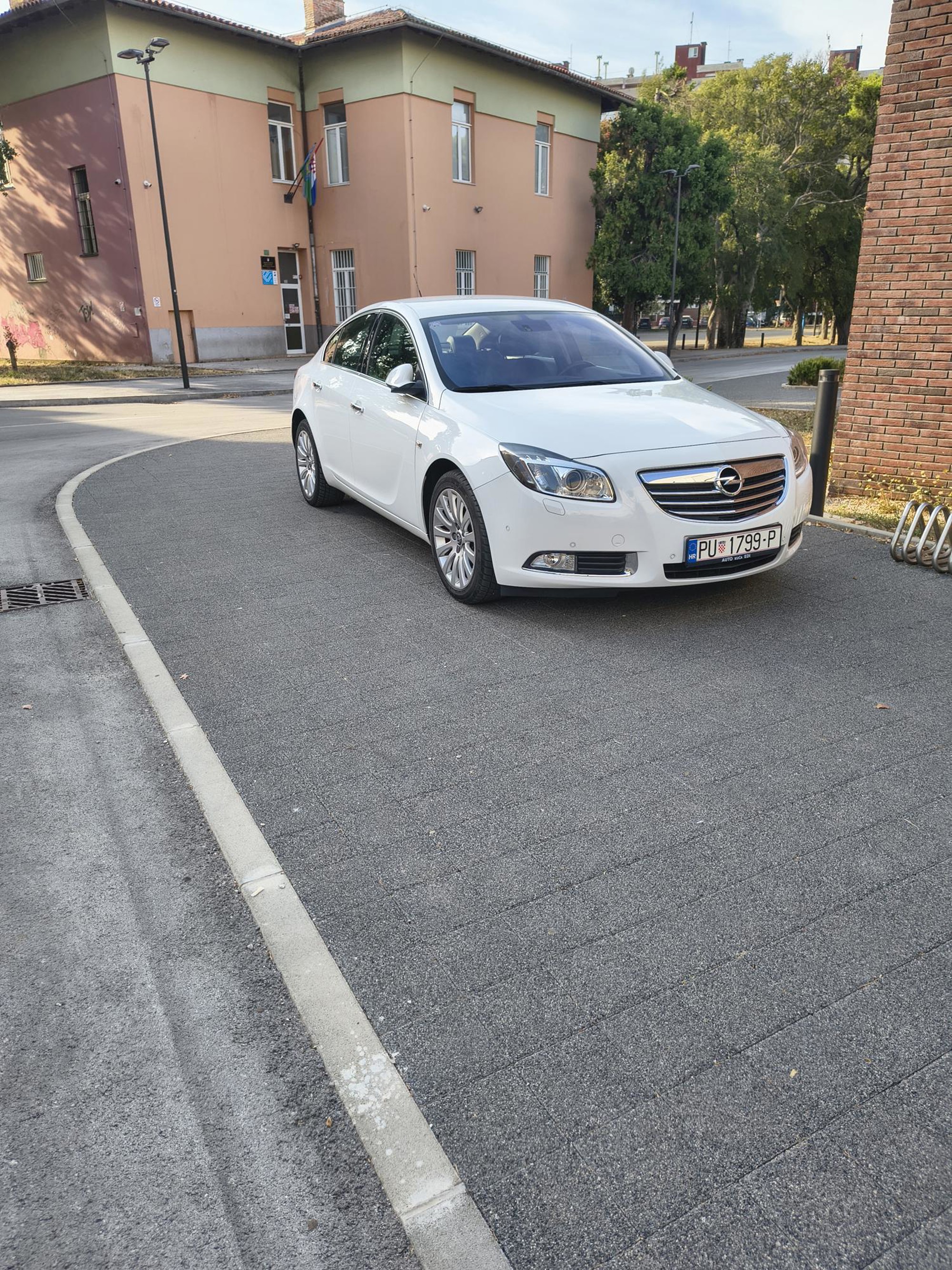 Opel Insignia, Grand Sport, full/automatik, fotografija 2