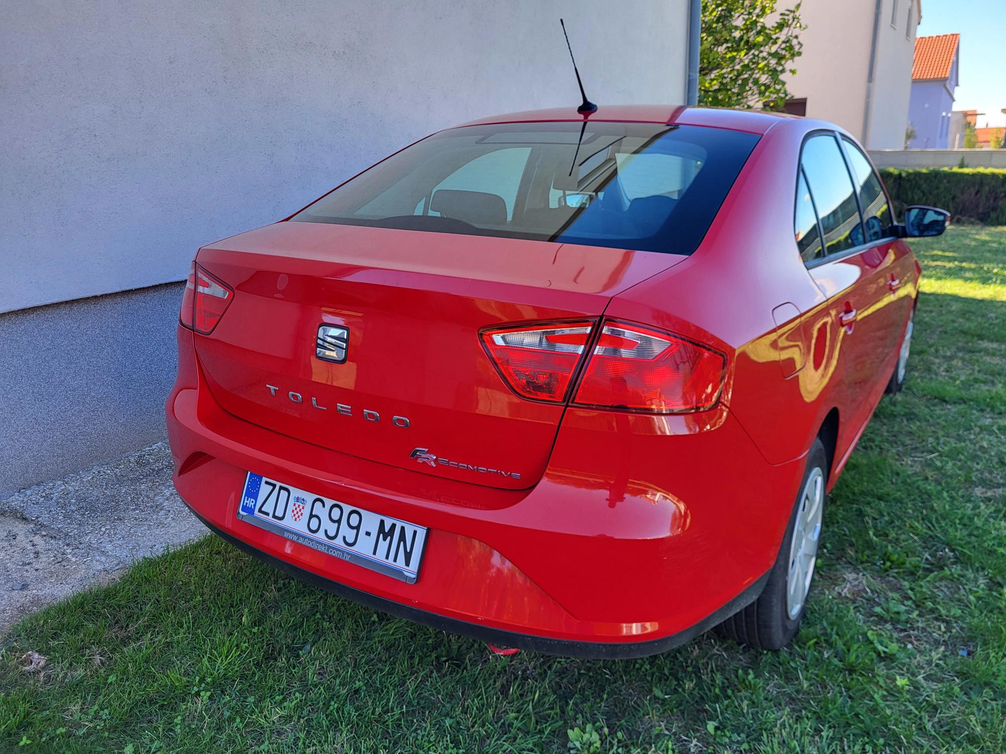 SEAT TOLEDO 1.4 TDI (2015) – 142.000 km – Veliki servis & Nove gume, fotografija 5